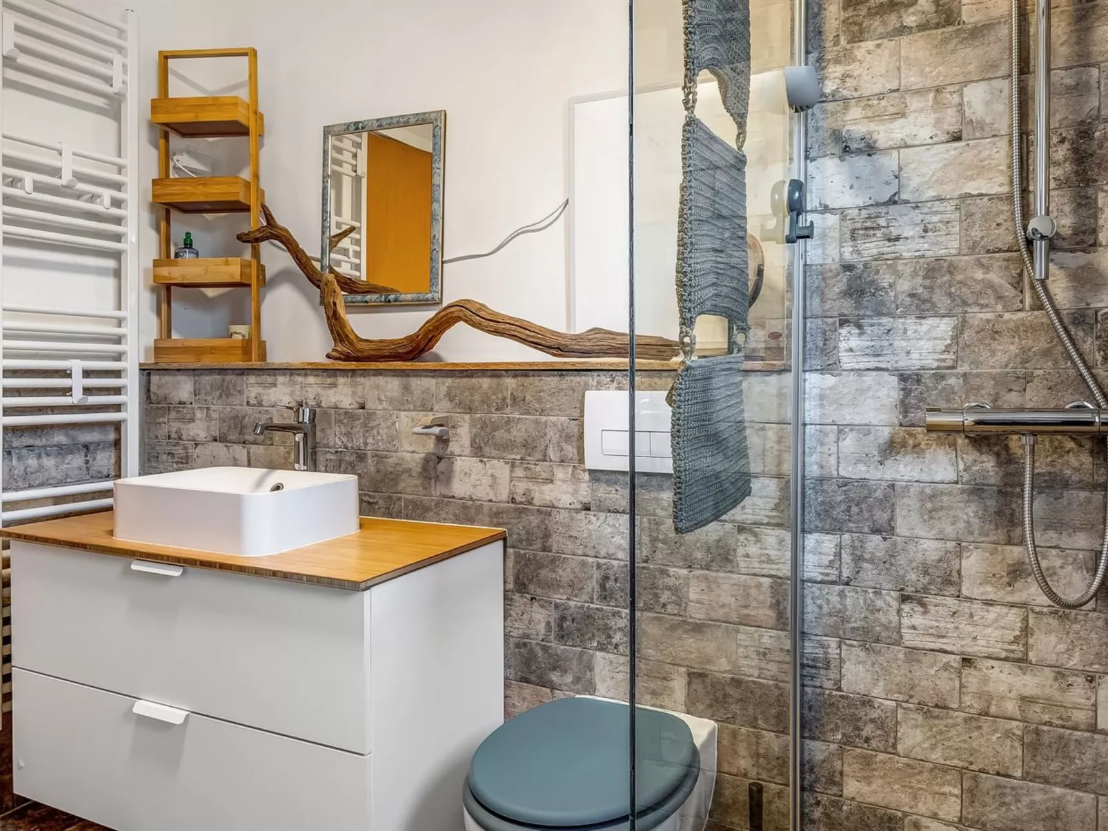 "Martinette" - 4.7km from the sea-Binnen