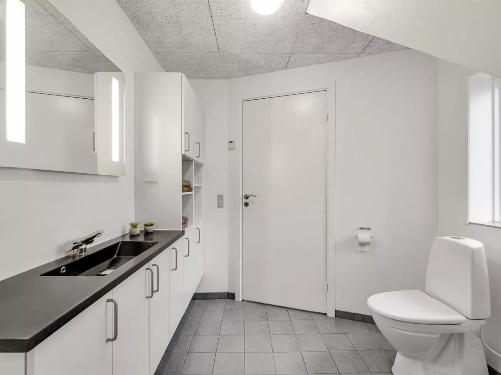 "Kamp" - 1km to the fjord-Binnen