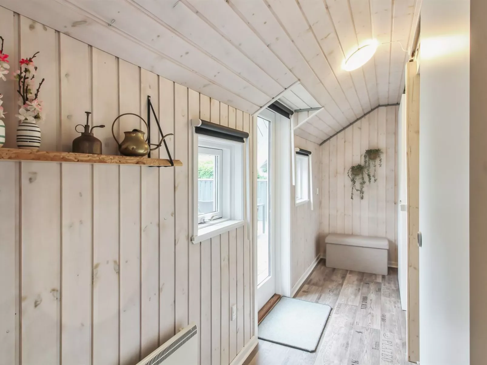 "Lenya" - 33km from the sea-Binnen