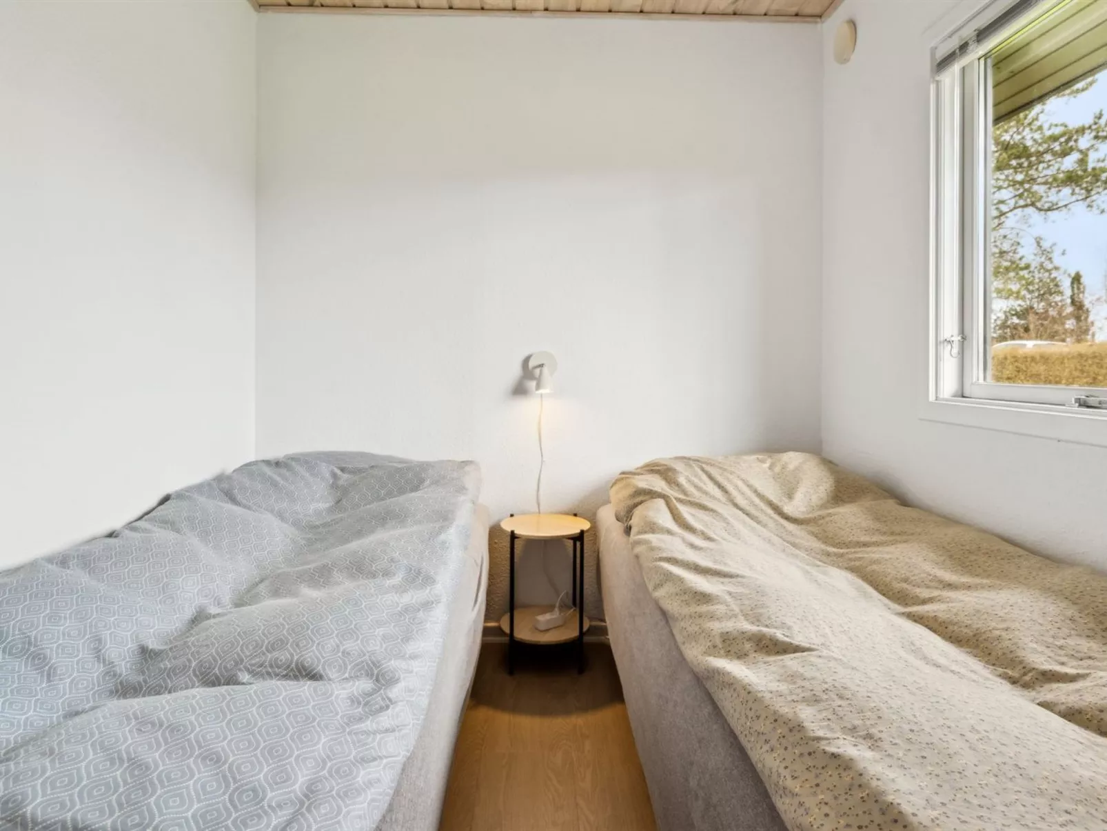 "Severine" - 650m from the sea-Binnen