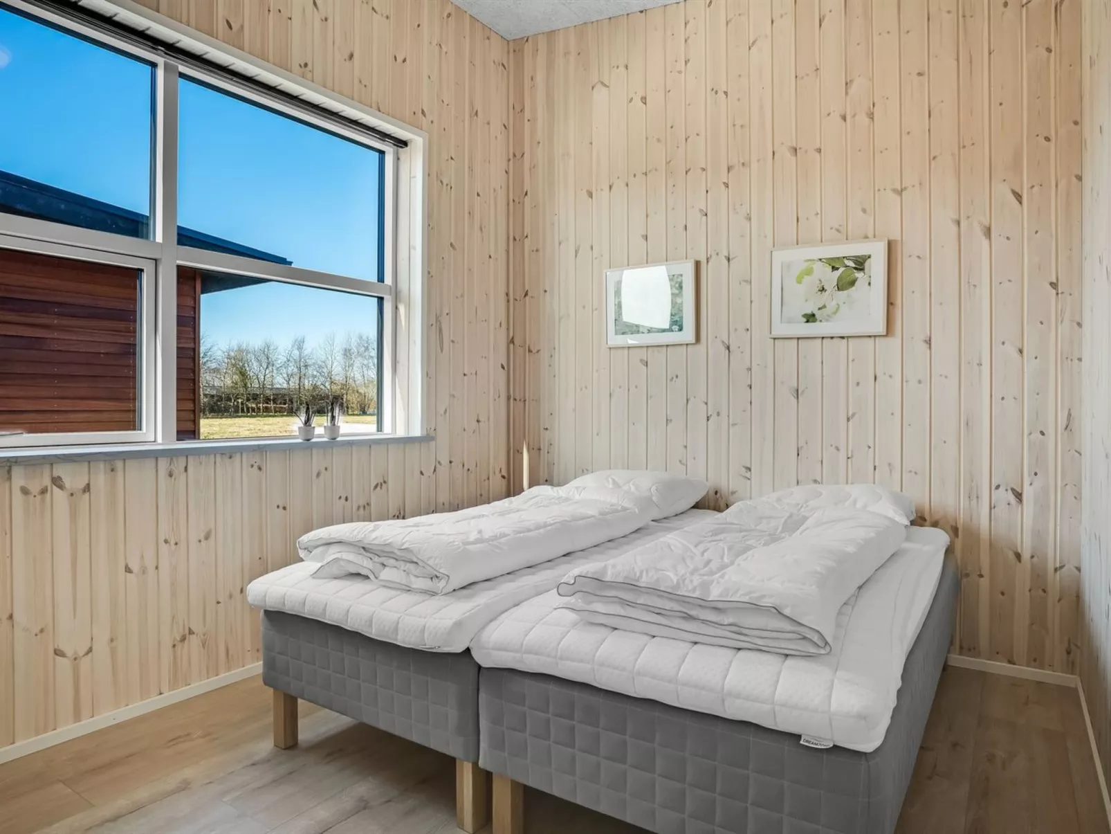 "Ilze" -  from the sea-Binnen