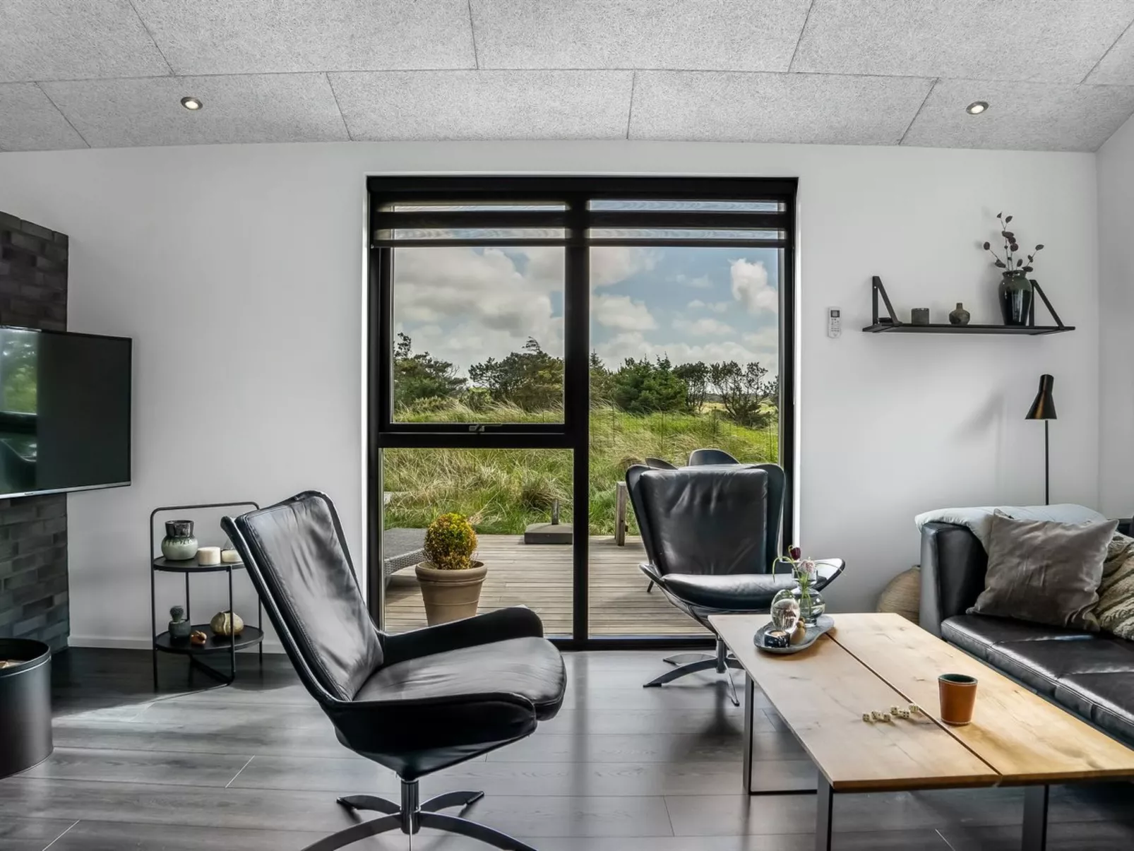 "Eriksine" - 750m from the sea-Binnen