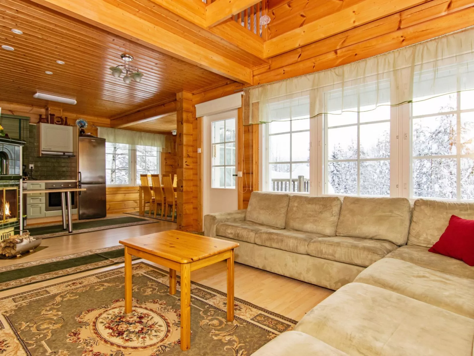 Lomataivas mökki-Binnen