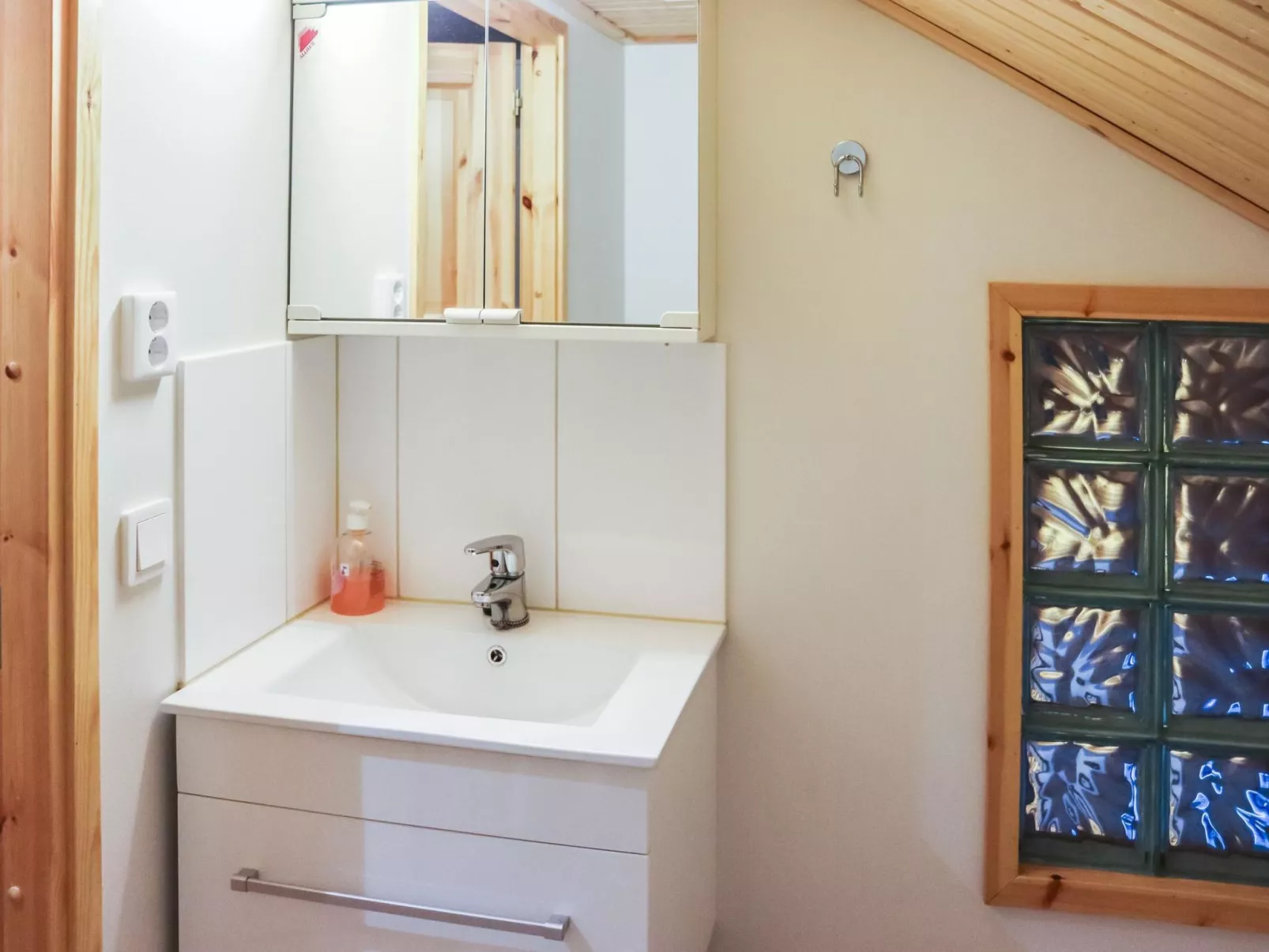 Lampitaival 6a-Binnen