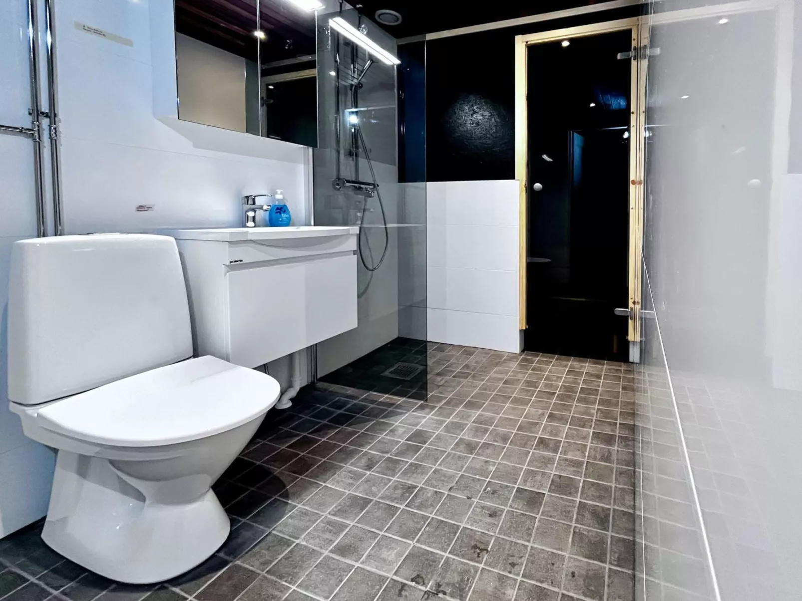 Lomakivakka b6-Binnen