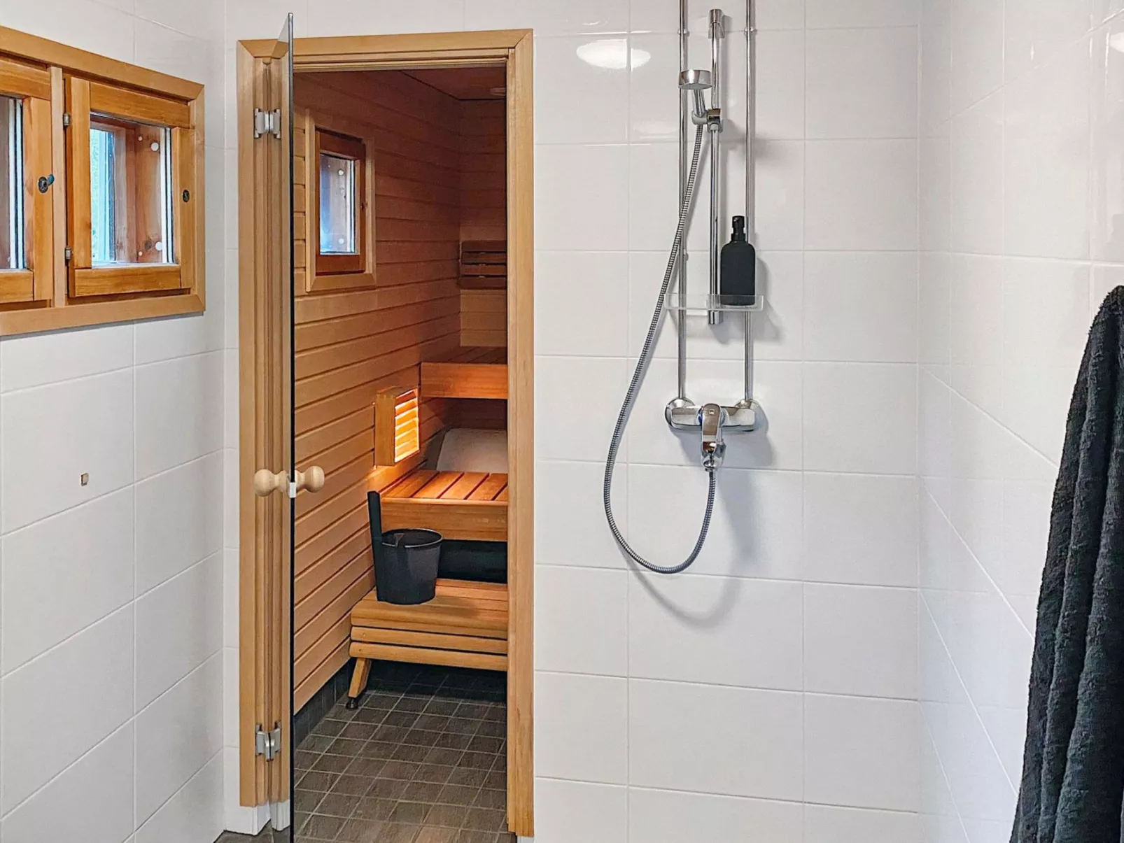 Uolevintie 39b-Binnen