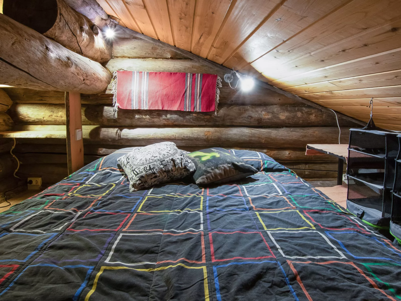 Salmentieva 2-Binnen