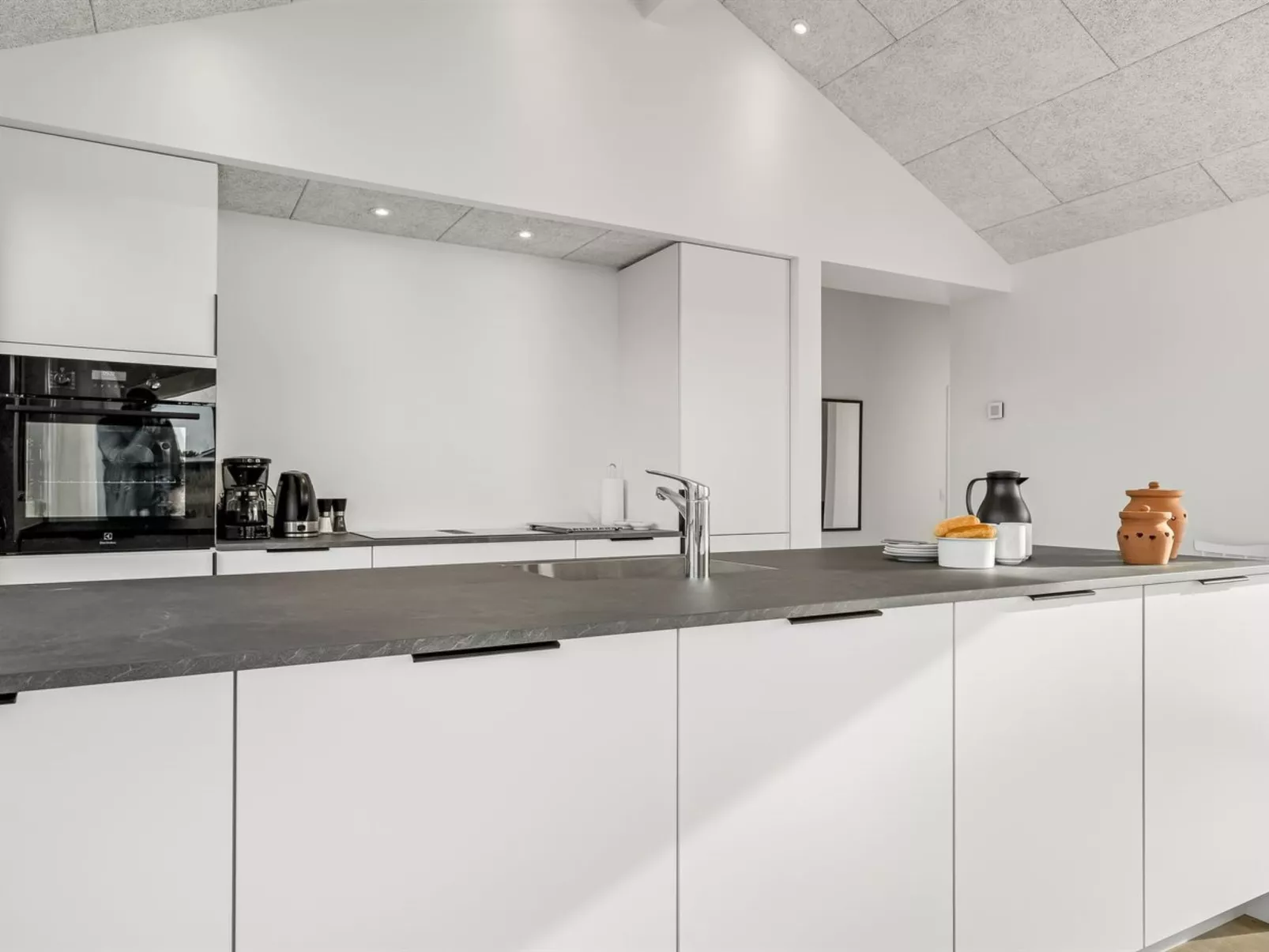 "Jouni" - 200m from the sea-Binnen