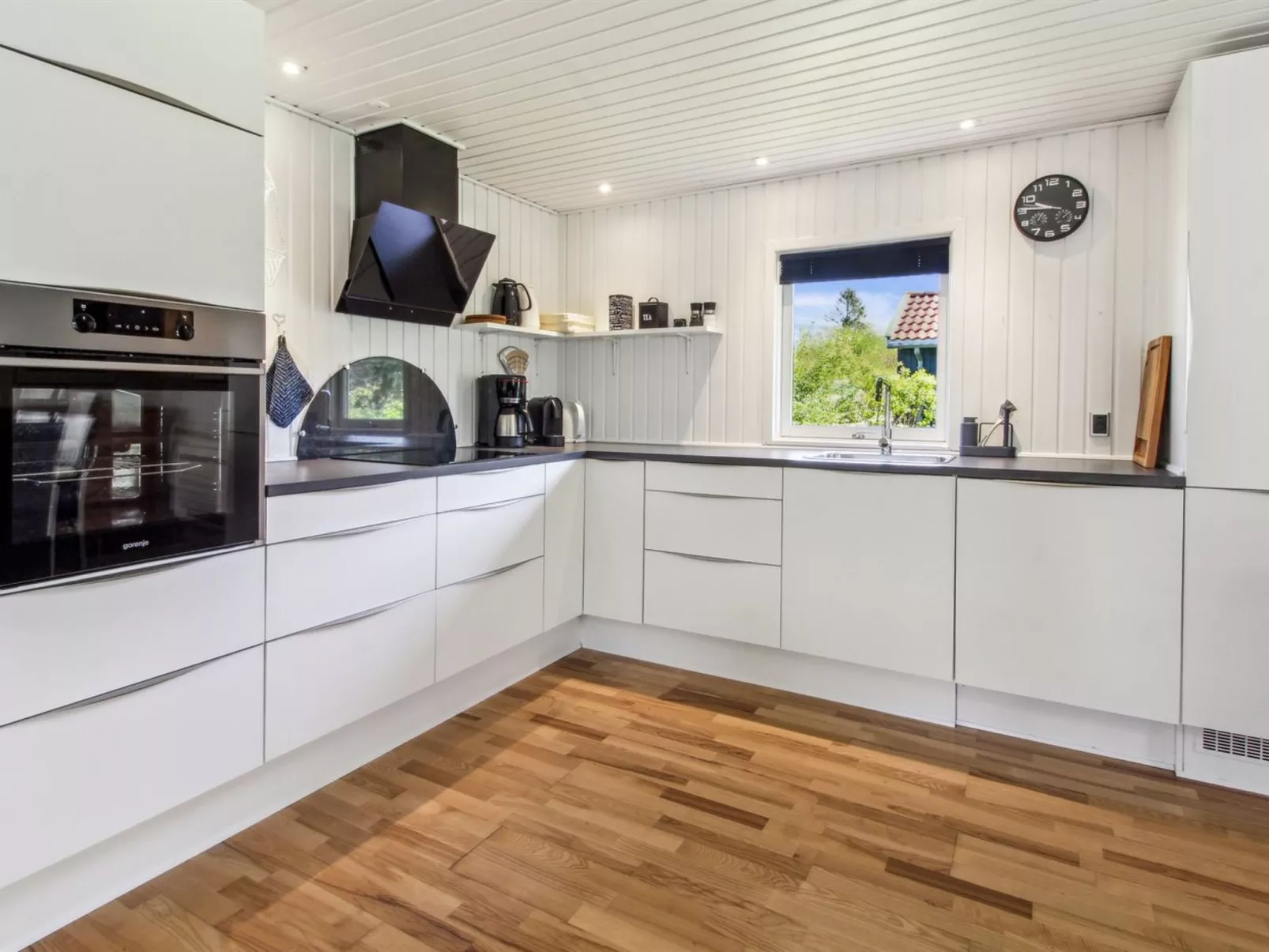 "Alia" - 30km from the sea-Binnen