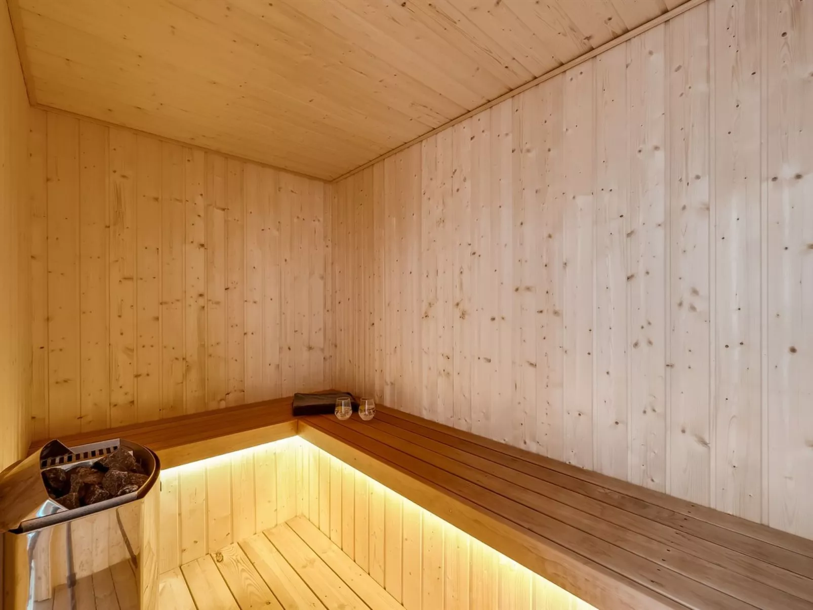 "Agnes" - 900m from the sea-Binnen