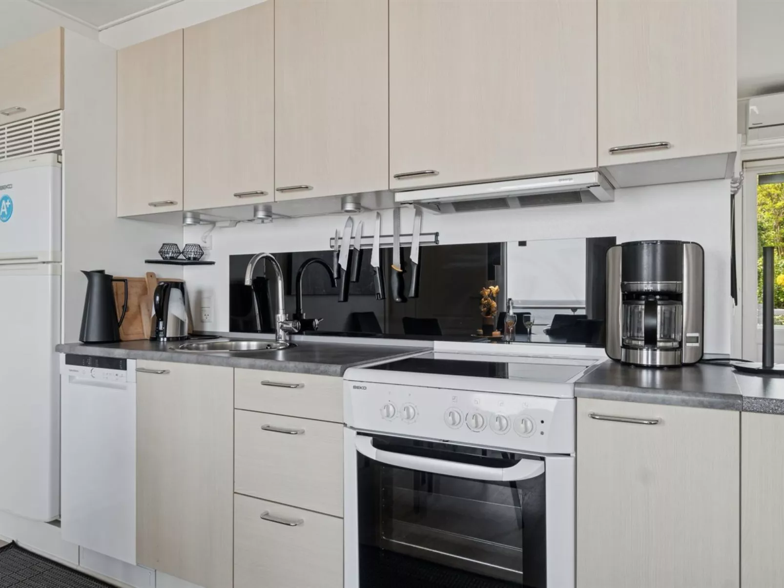 "Ayo" - 75m from the sea-Binnen