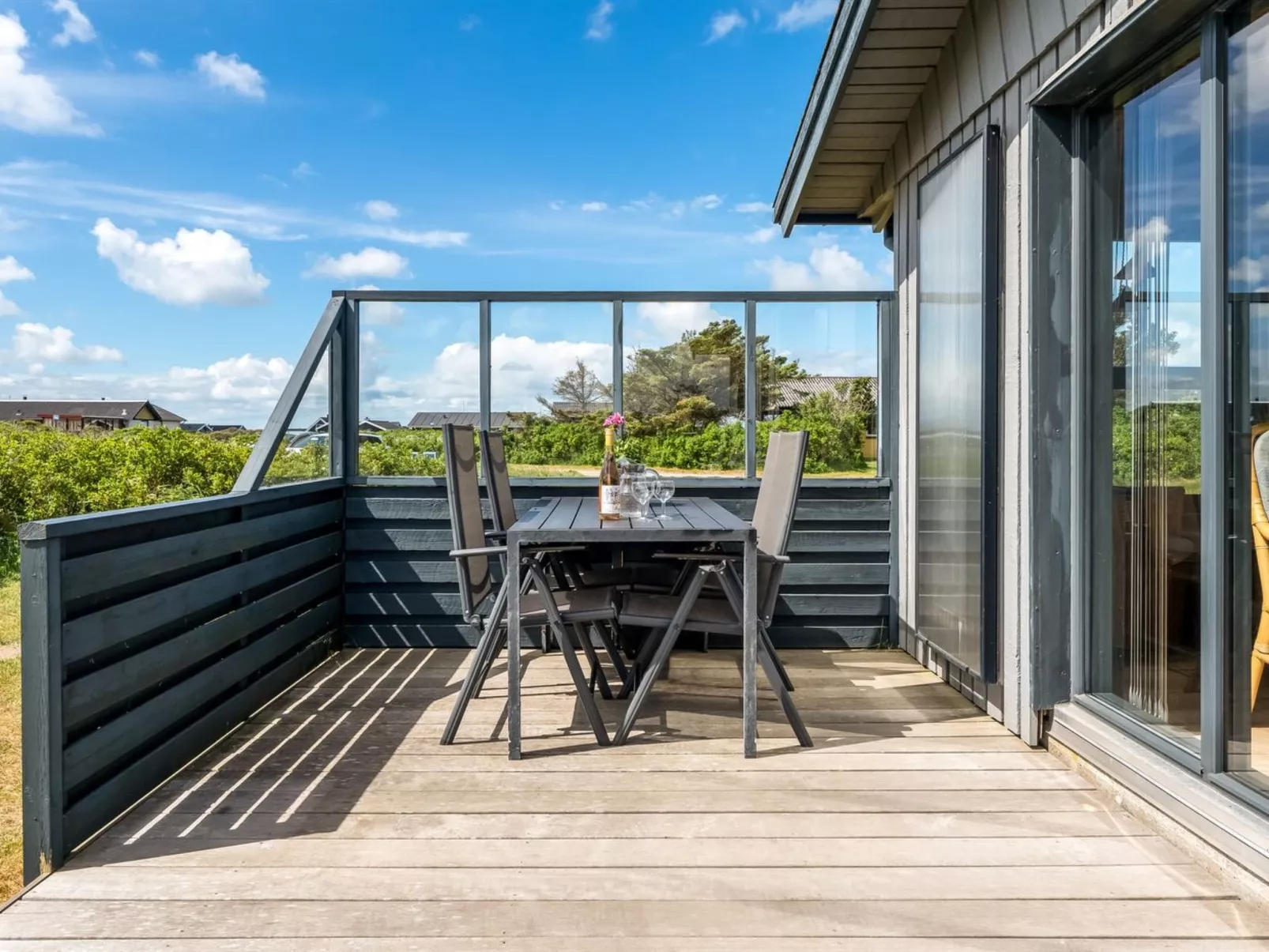 "Iiris" - 200m from the sea-Buiten