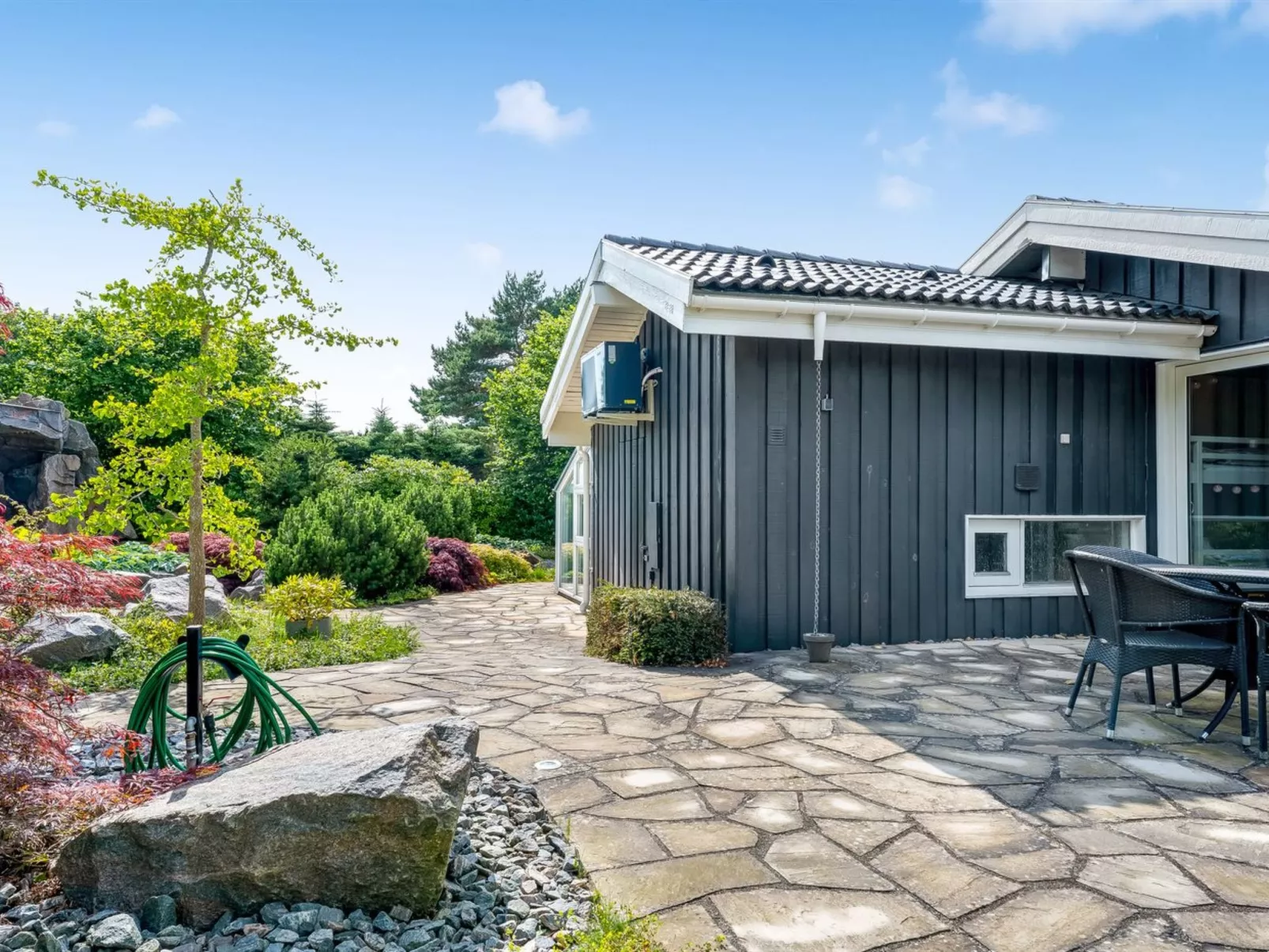 "Ellie" - 700m from the sea-Buiten