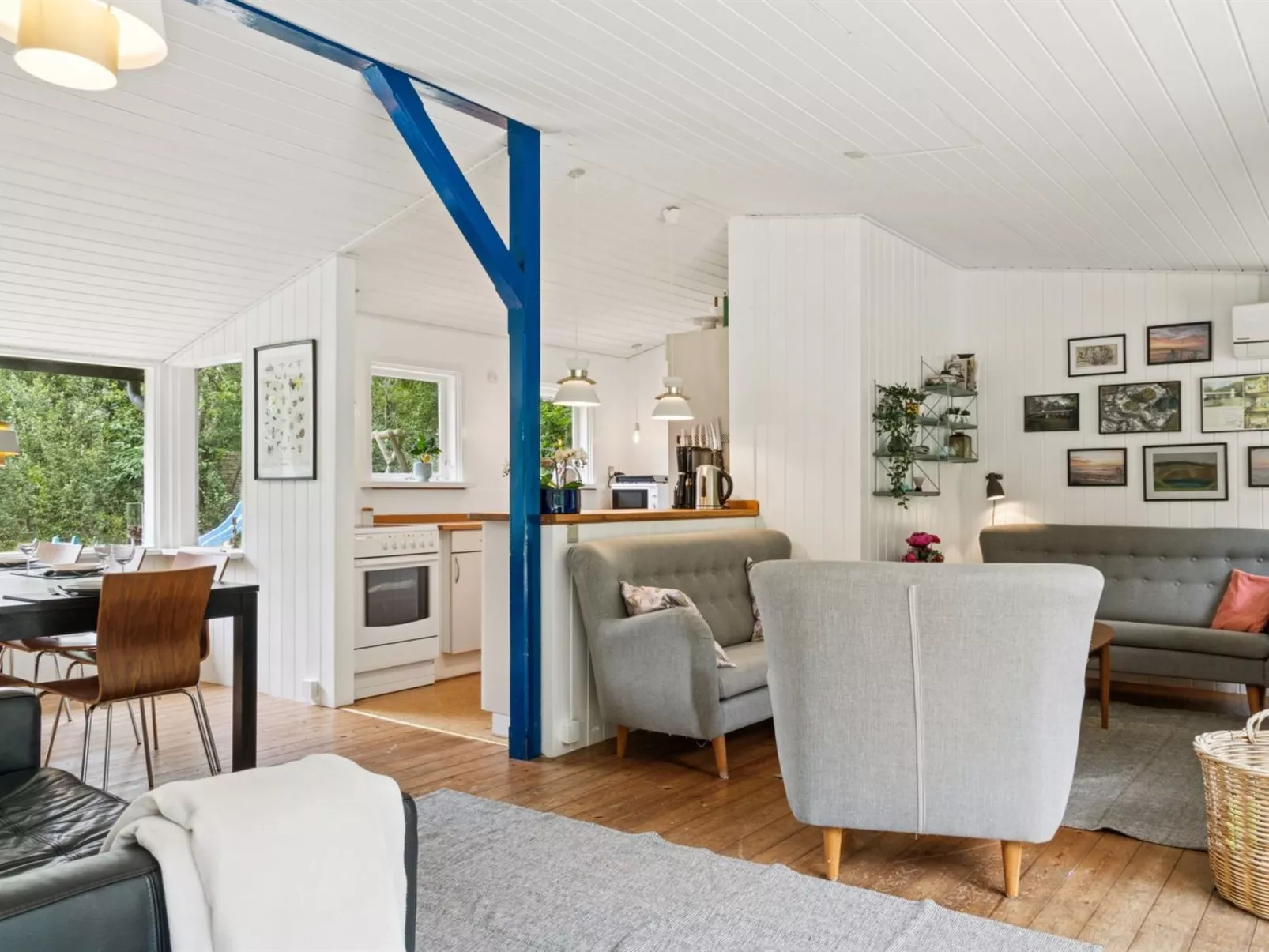 "Farman" - 200m from the sea-Binnen