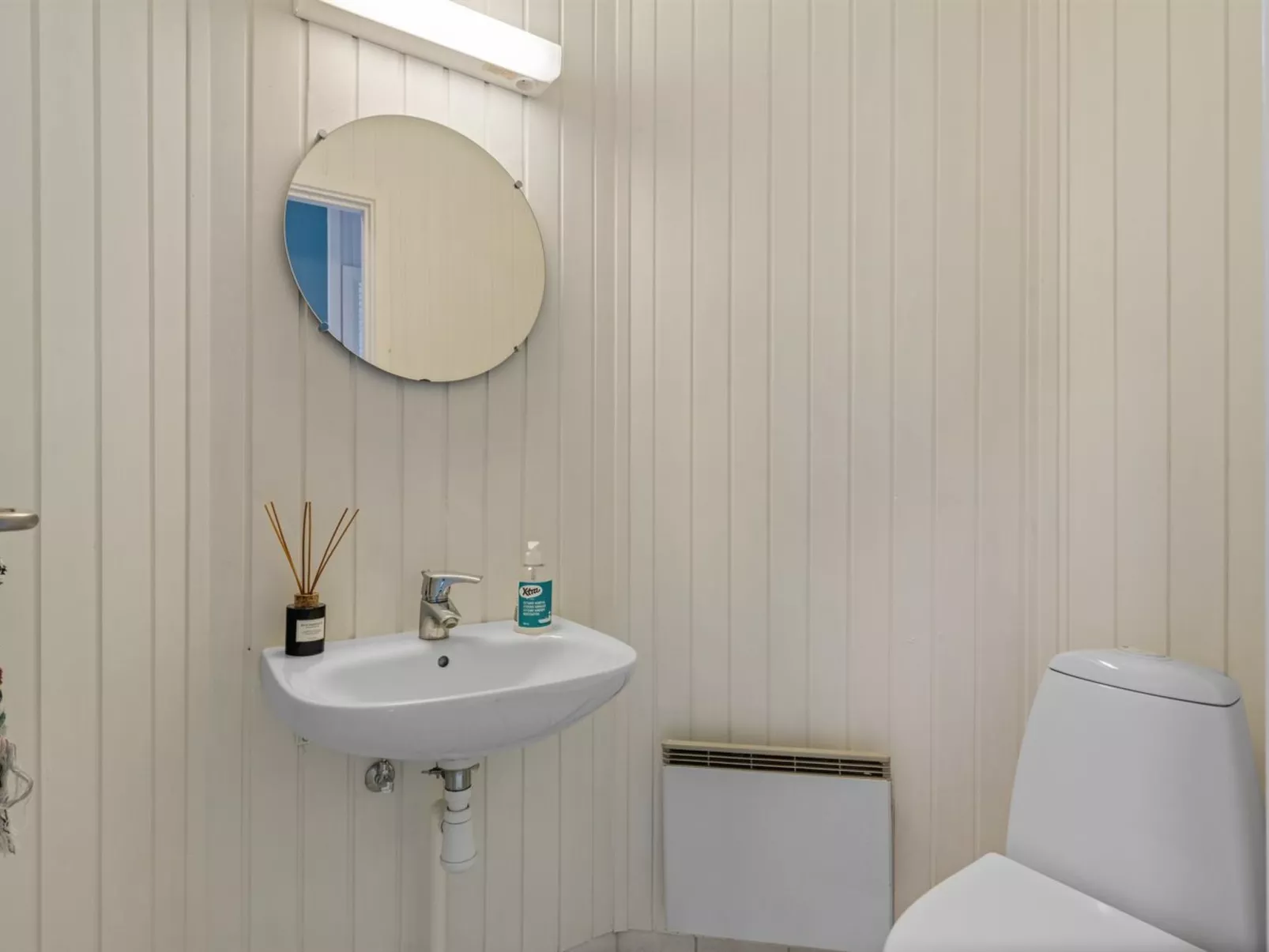 "Tanita" - 450m from the sea-Binnen