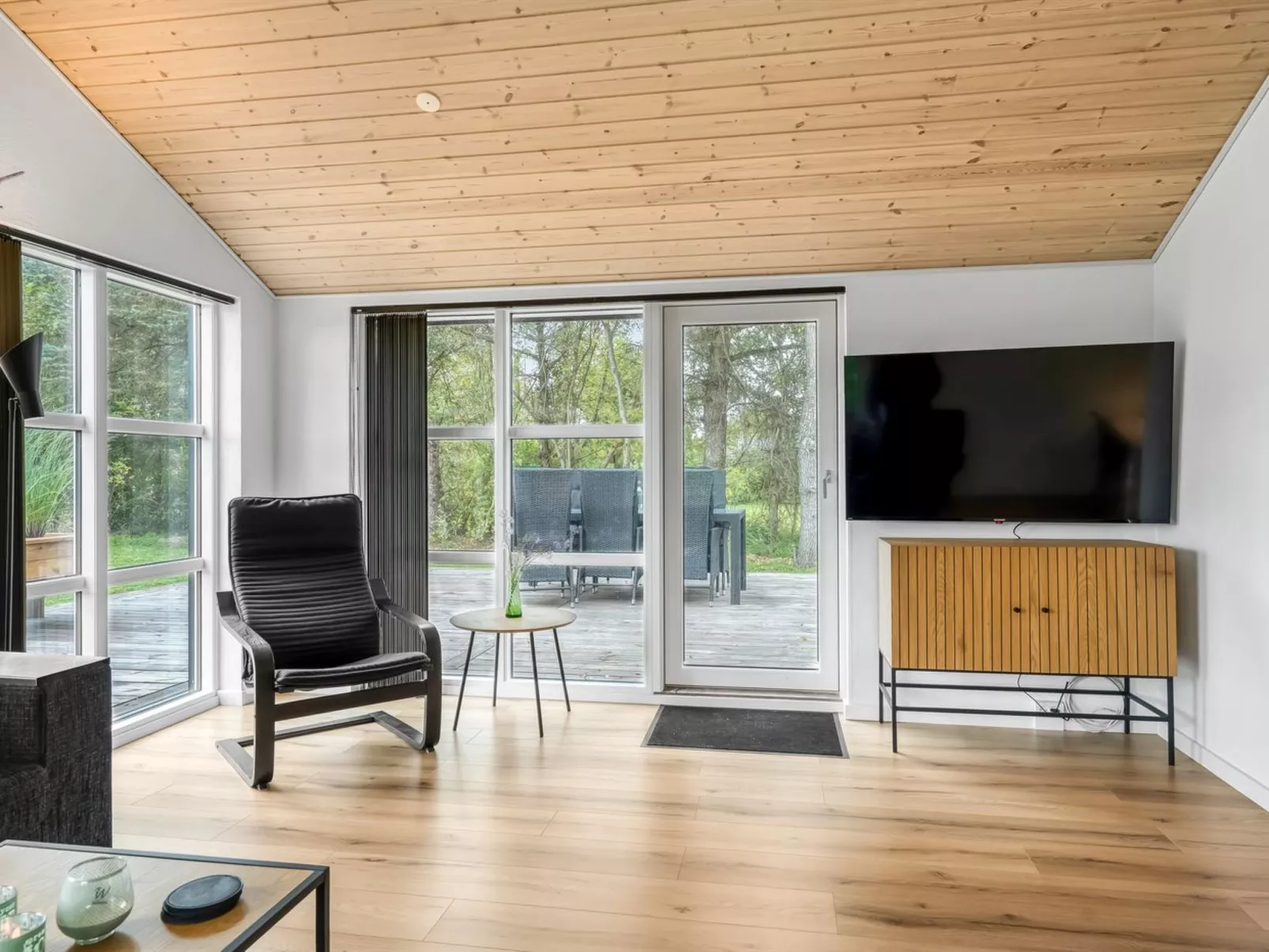 "Silvia" -  from the sea-Binnen