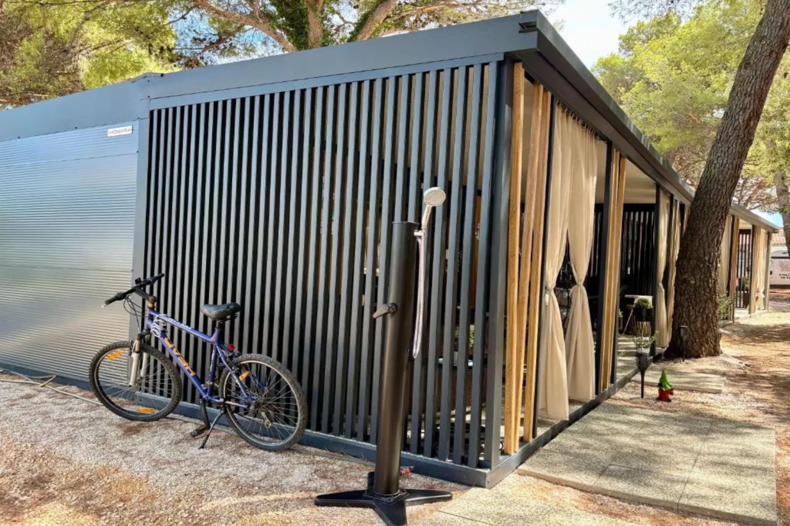 TJ Escape - Mobile Home - Mobile Home With Hot Tub And Terrace-Buitenlucht