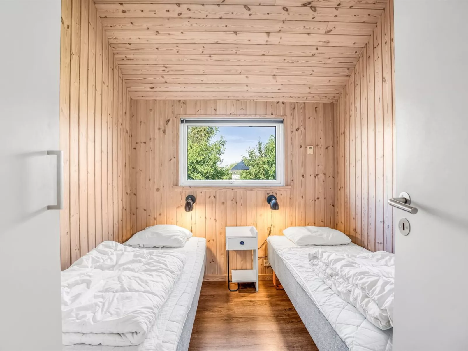 "Jurgis" - 900m from the sea-Binnen