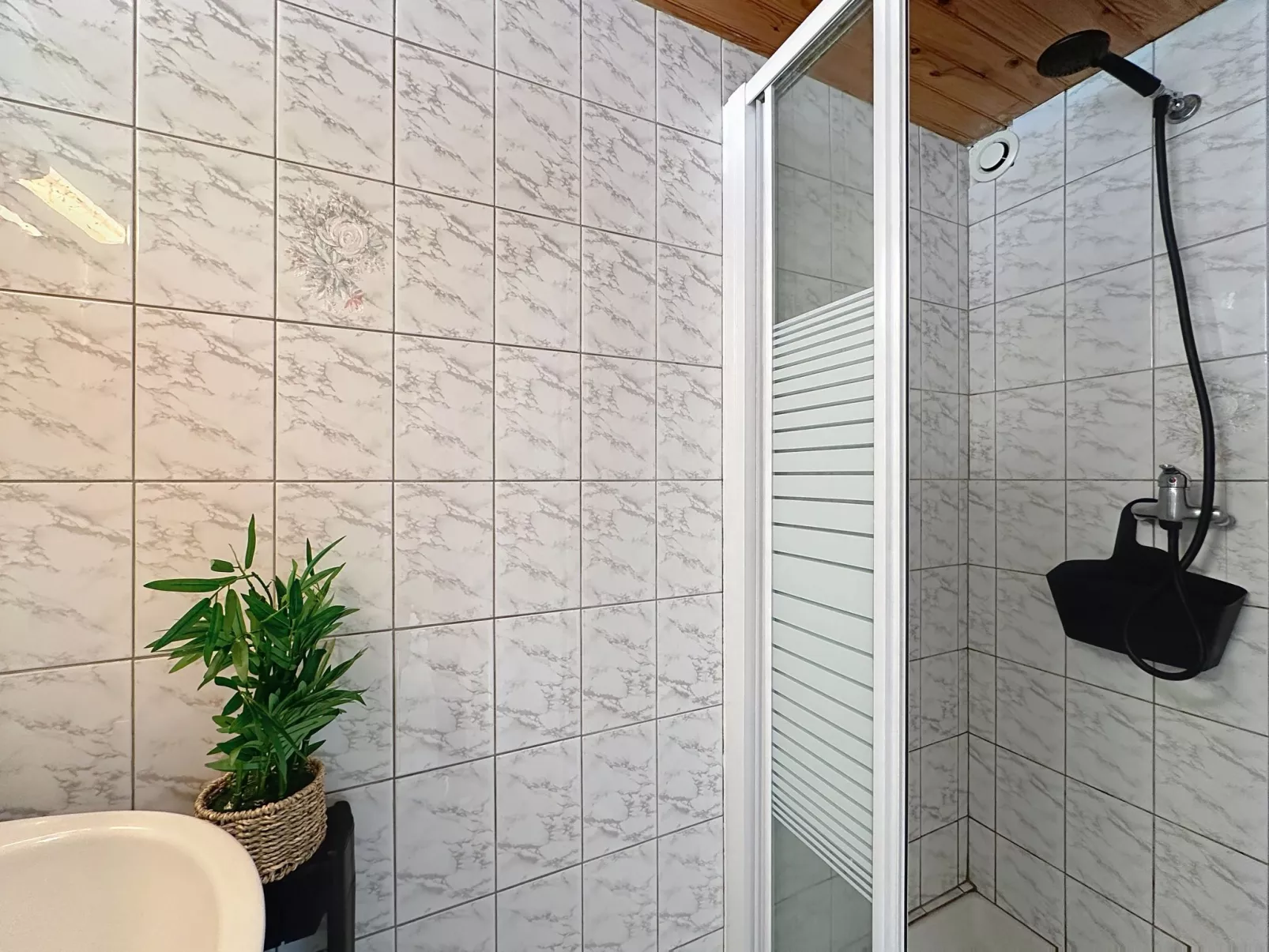 Les Vents Doux-Binnen