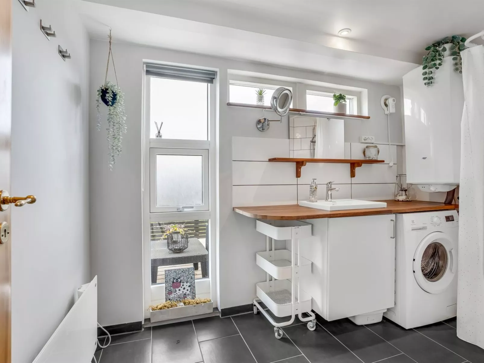 "Milutin" - 650m from the sea-Binnen