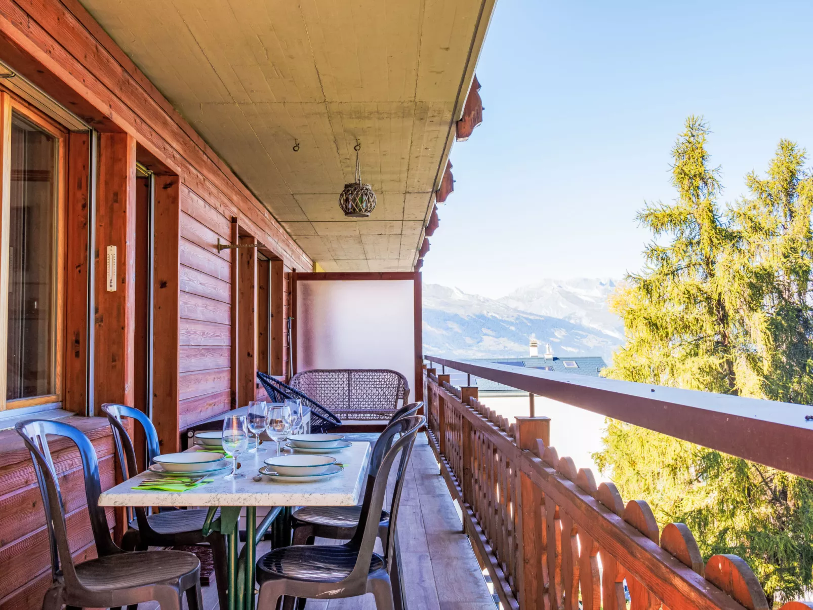 Ambassador 1/6-Buiten