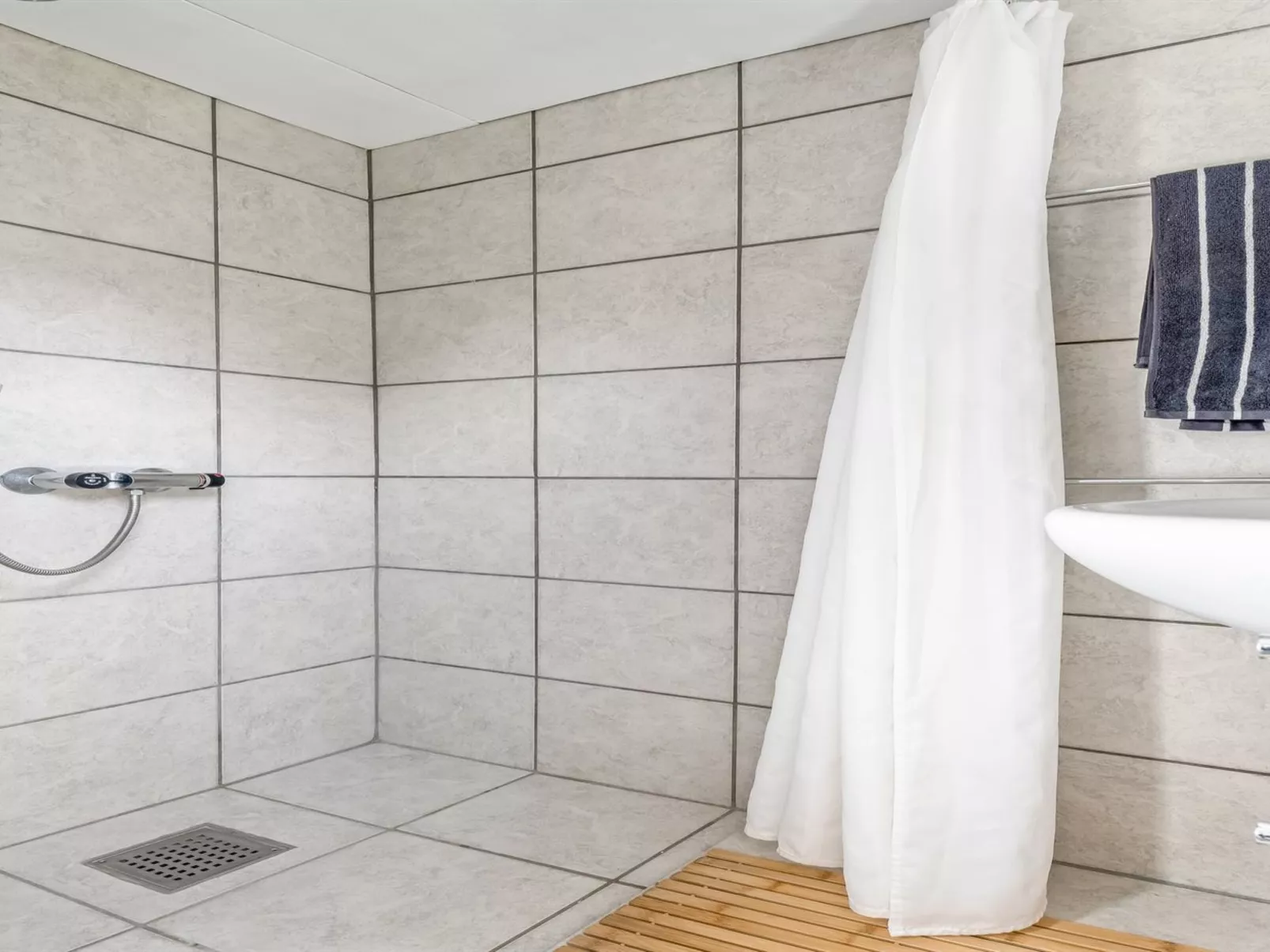 "Alpi" - 270m from the sea-Binnen