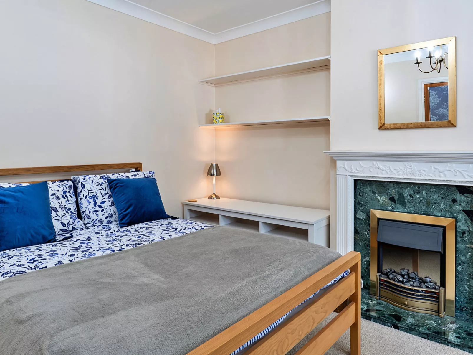 Gratton House-Binnen