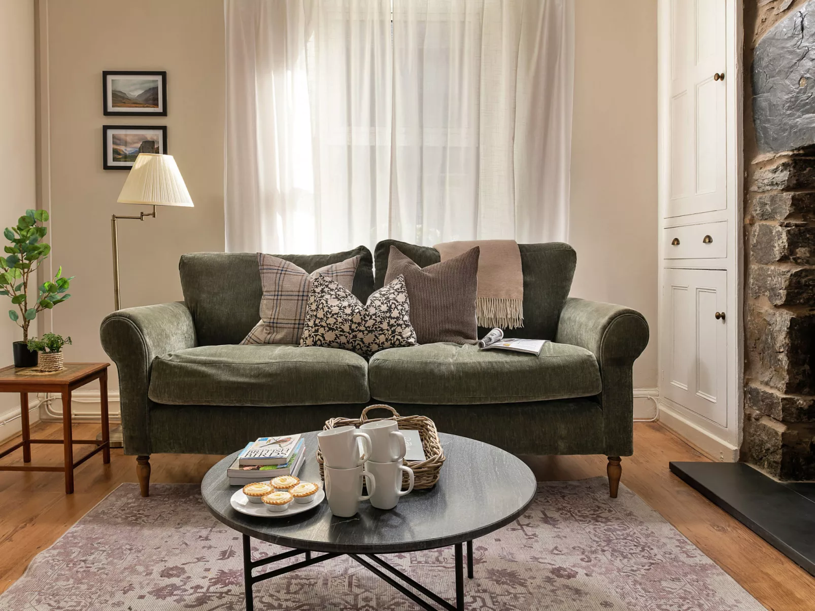 Bwthyn Llechi (Slate Cottage)-Binnen