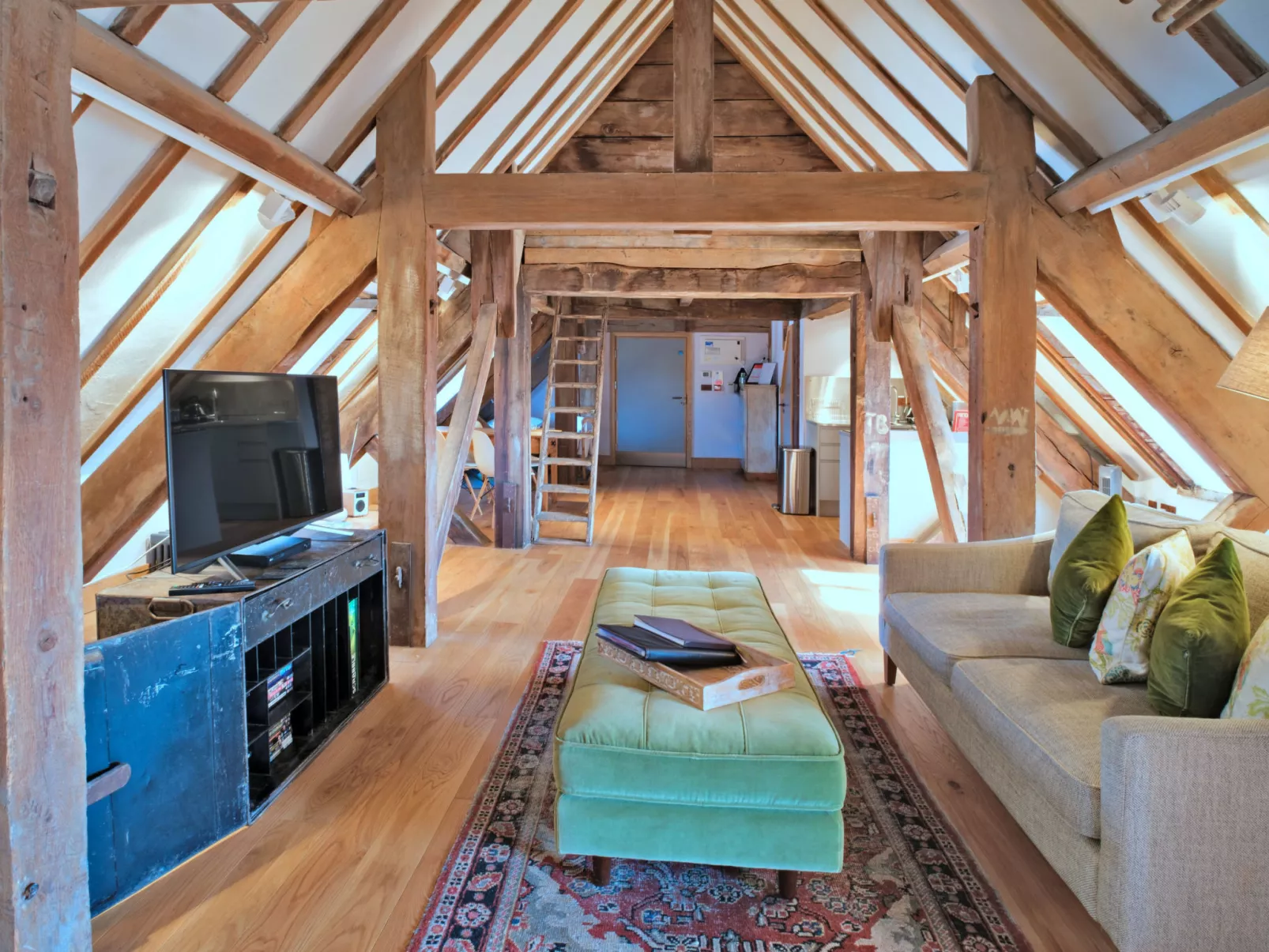 The Loft at Brackley Town Hall-Binnen