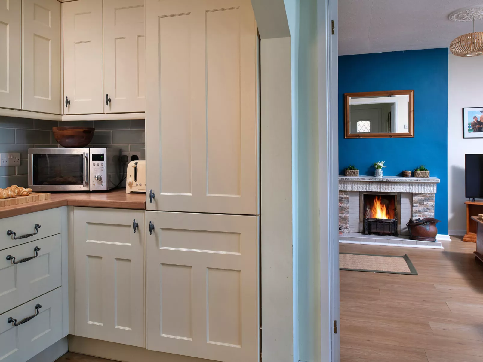 37 Bro Enddwyn-Binnen