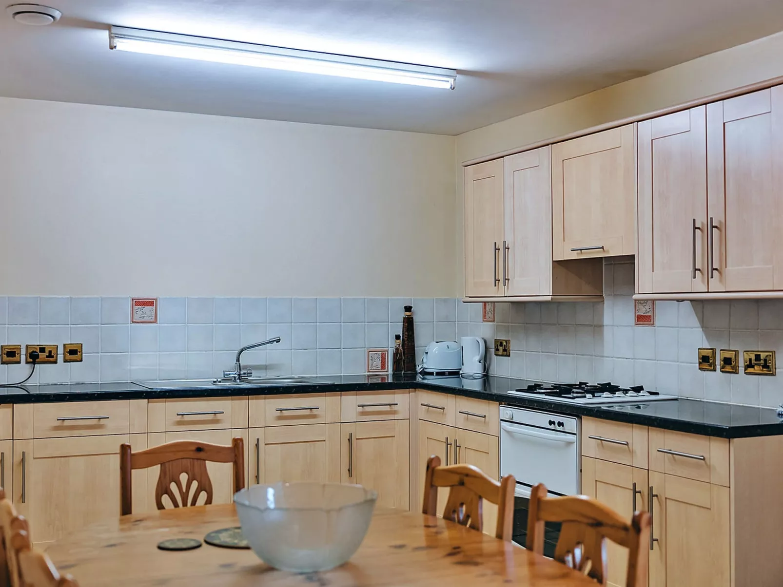 Netley Hall - Honeysuckle-Binnen