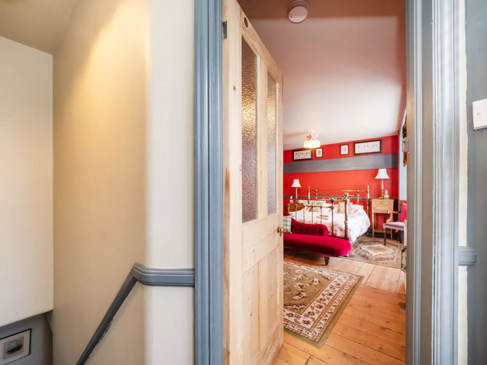 The Old Sunday School & Vestry-Binnen