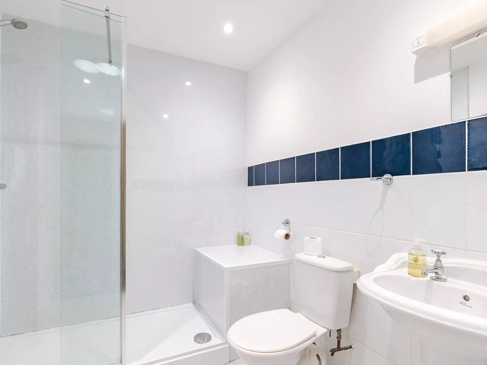 Netley Hall - Rosemary-Binnen