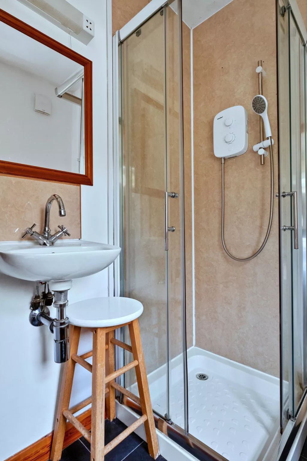 Lochead Cottage-Binnen