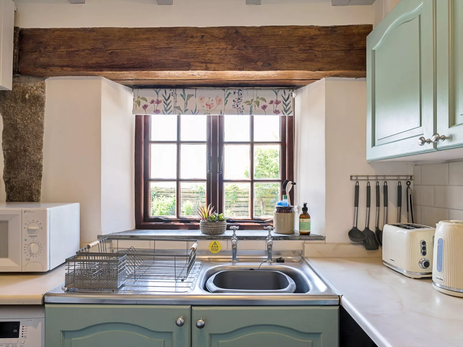 Demelza Cottage-Binnen