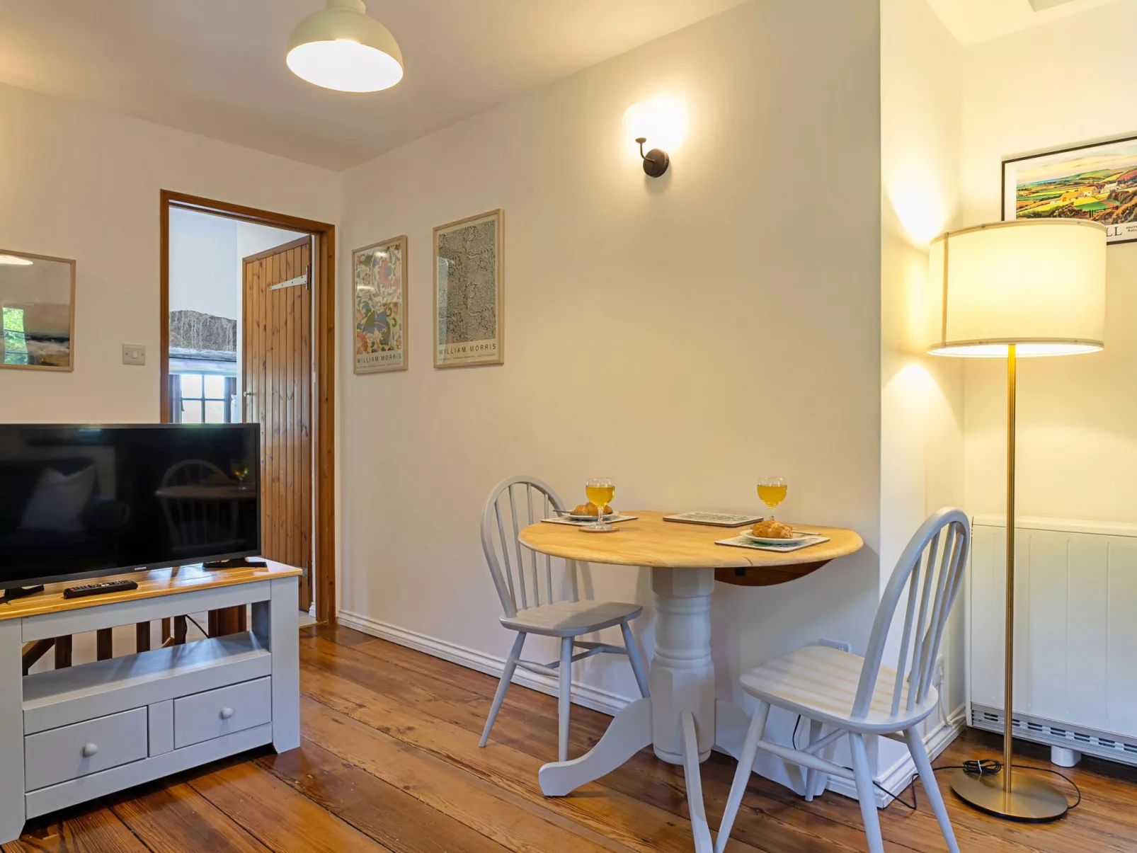 Rowella Cottage-Binnen