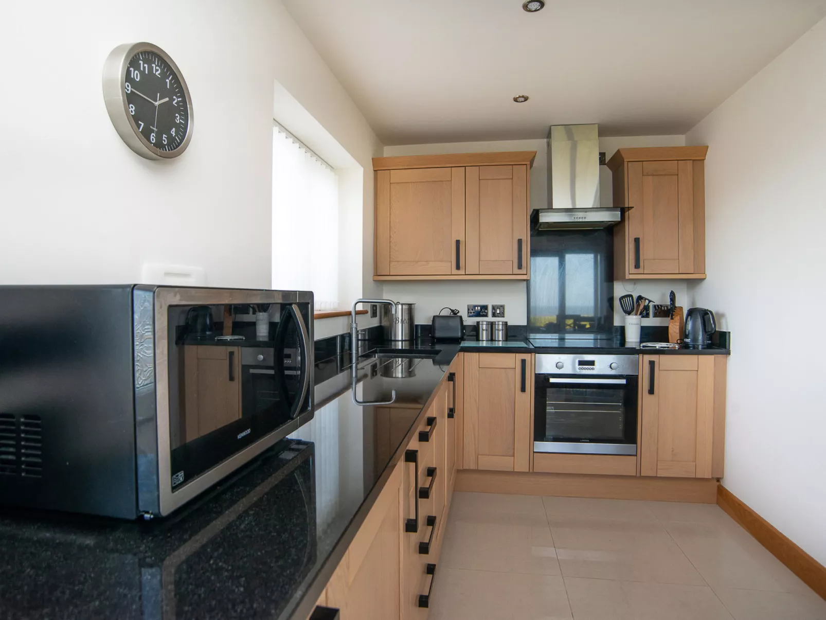 Picton Lodge - Sea Views-Binnen