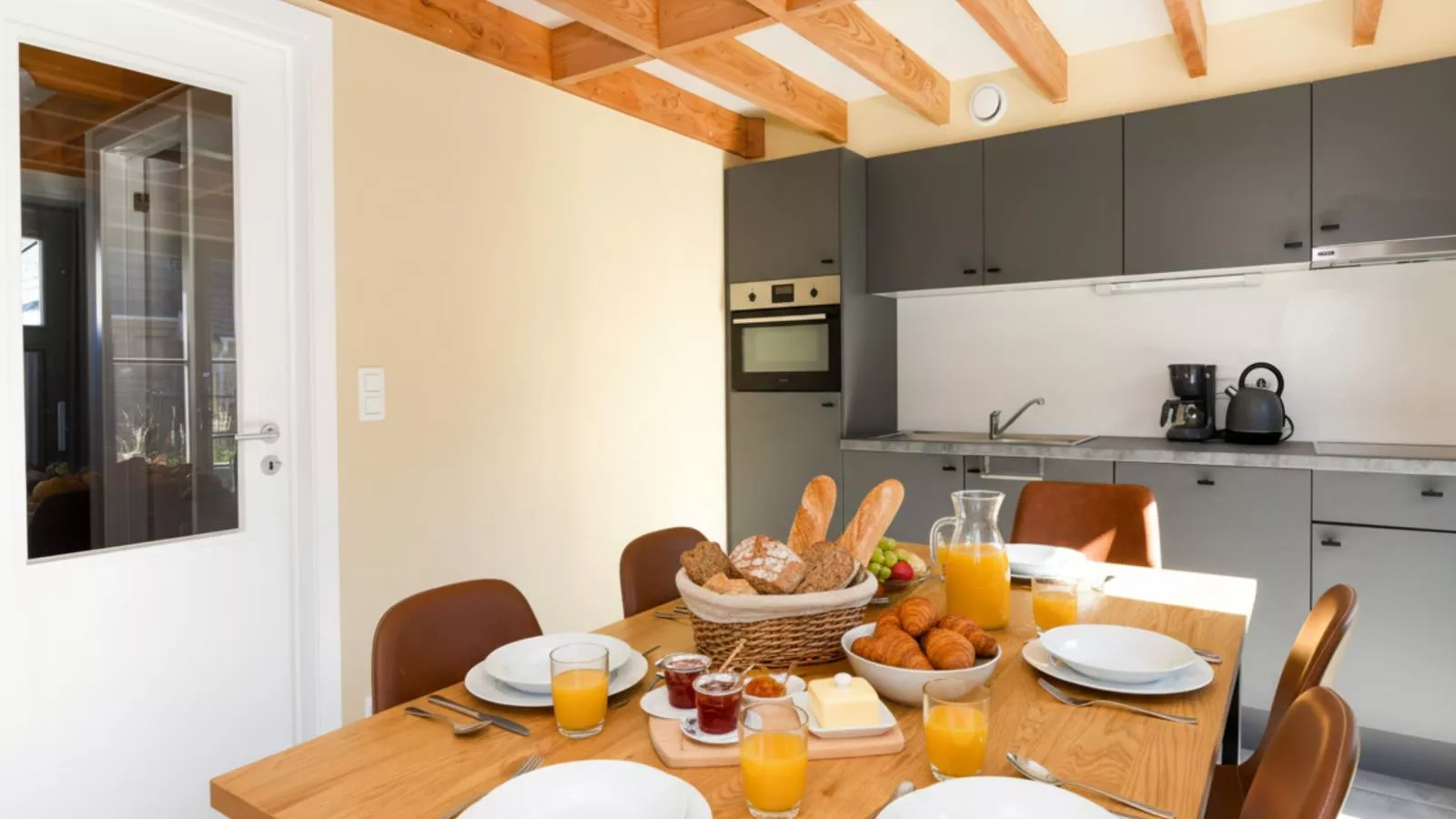 Westhinder II H54-Eetkamer