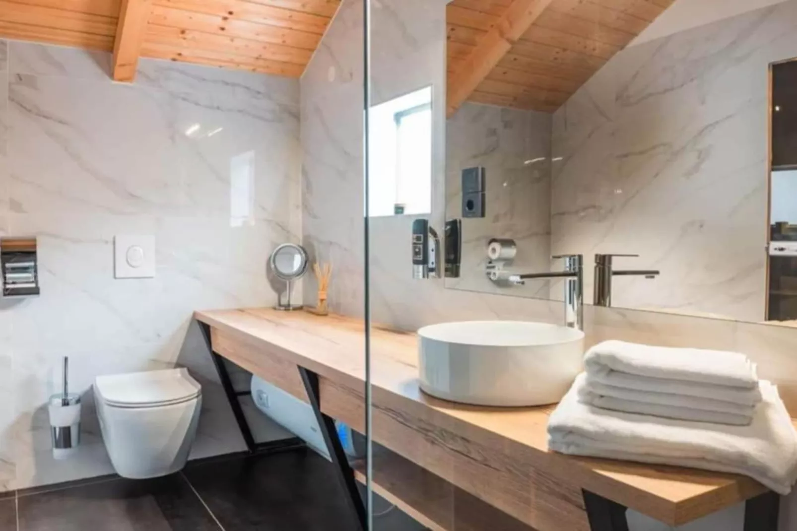 Halicanum Glamping Peaceful Retreat Resort 5 - Badkamer