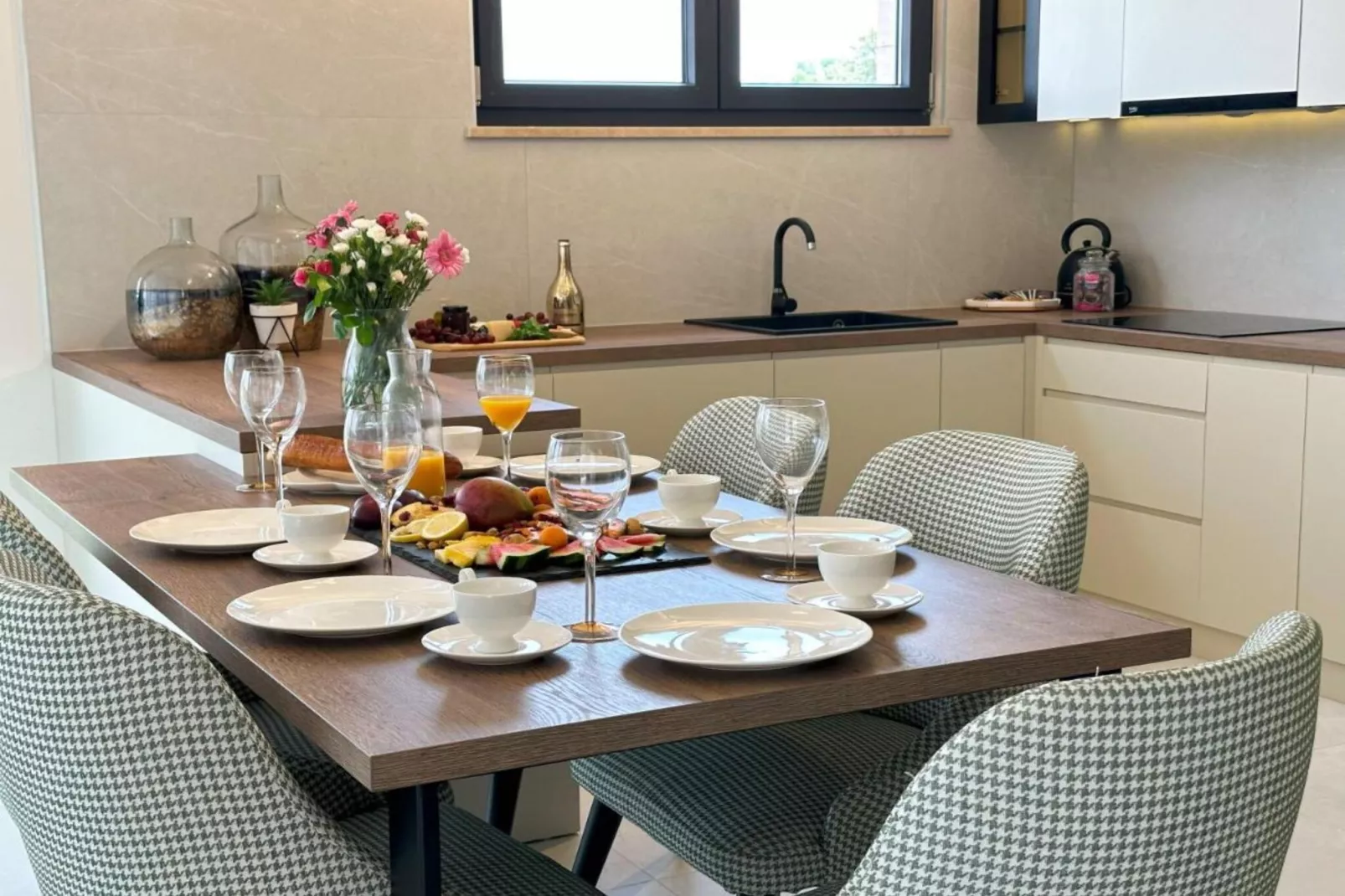 Leonarda Waterfront Residences- Three-Bedroom Penthouse  (The Riviera Three) -S3-Keuken