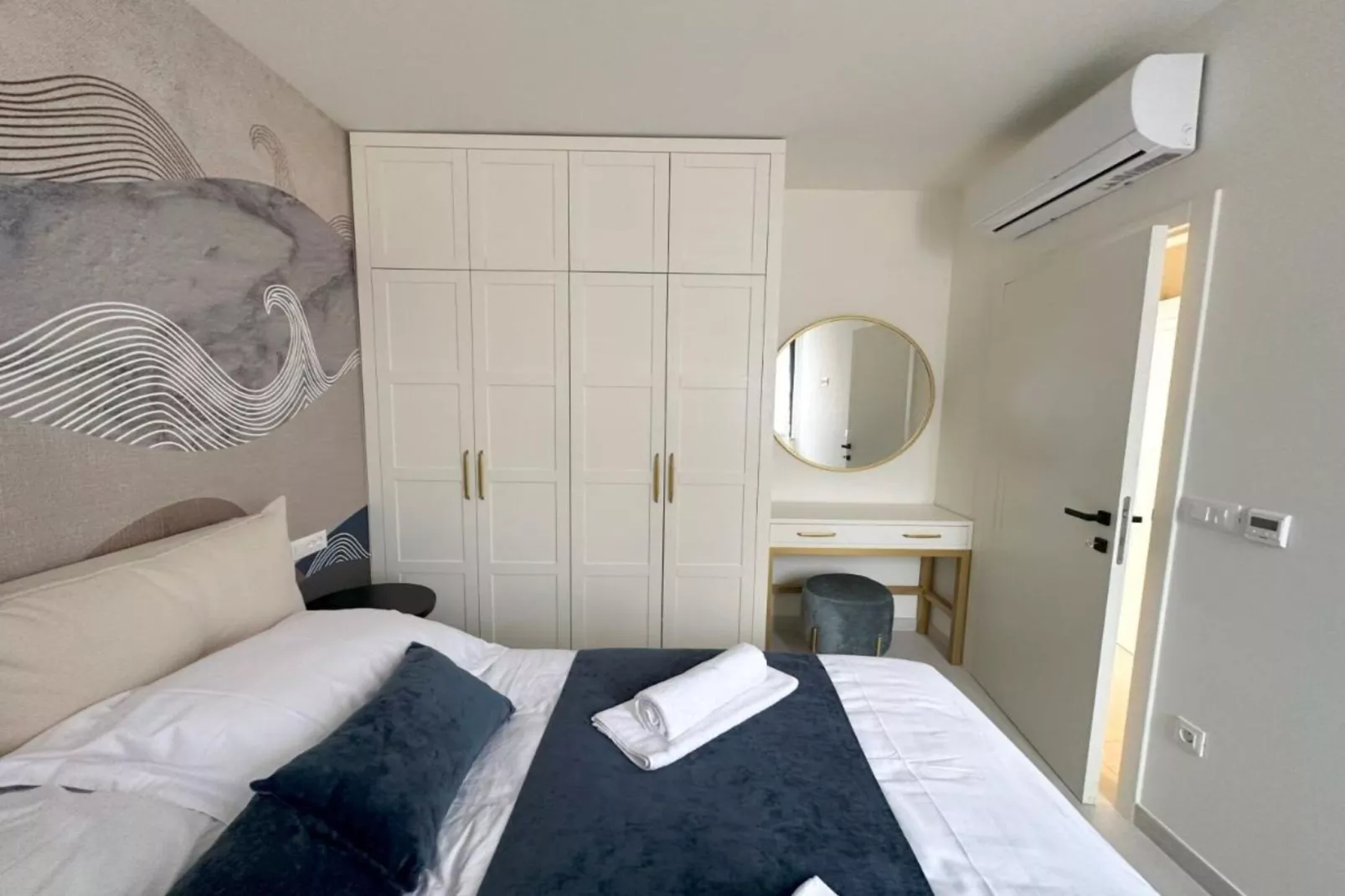 Leonarda Waterfront Residences- One-Bedroom Apartment With Terrace (The Sunset One) -S2-Slaapkamer