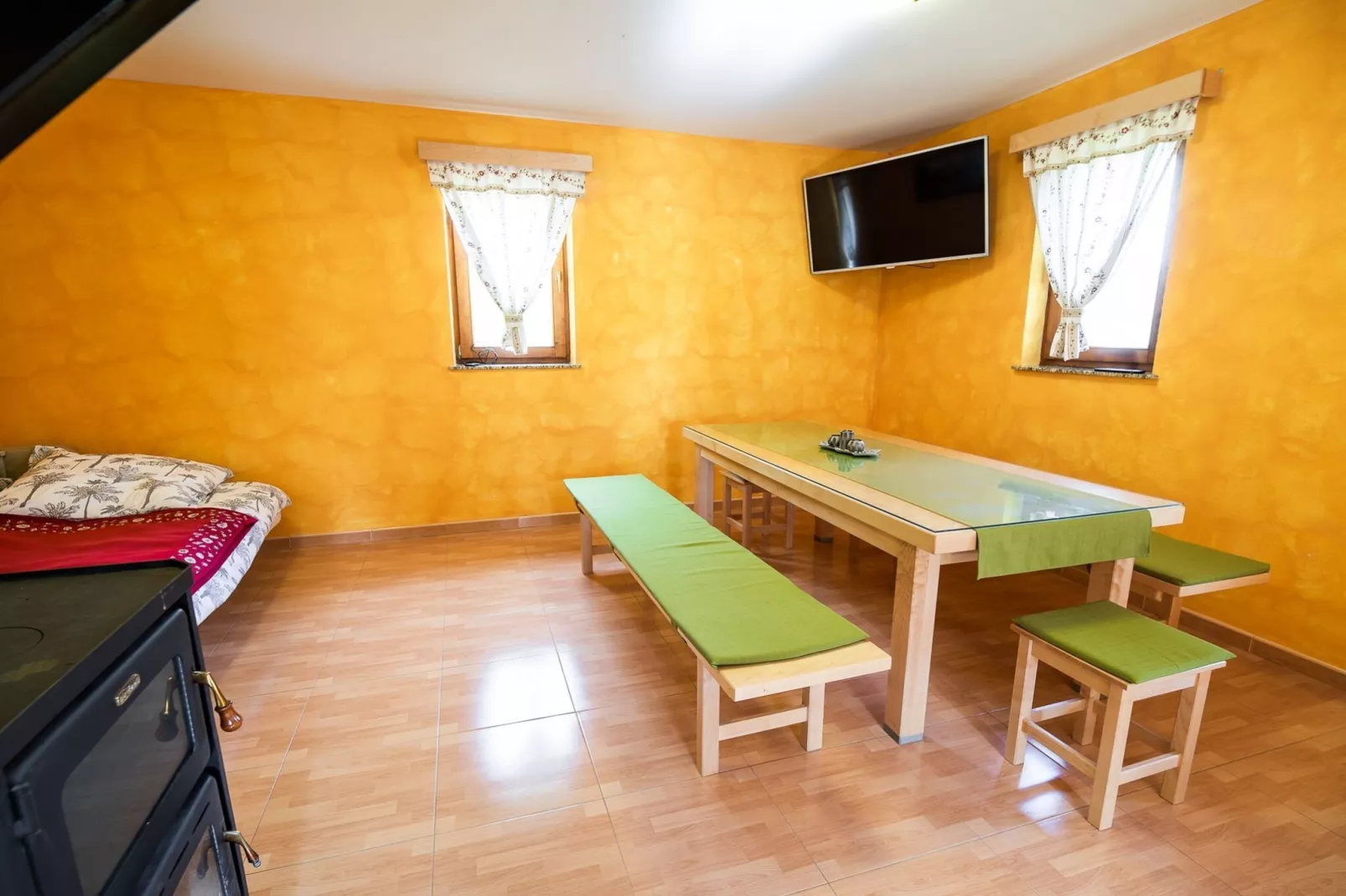 Golden Horizon Holiday Home with Terrace and Garden - One Bedroom Holiday Home with Terrace and Garden-Keuken