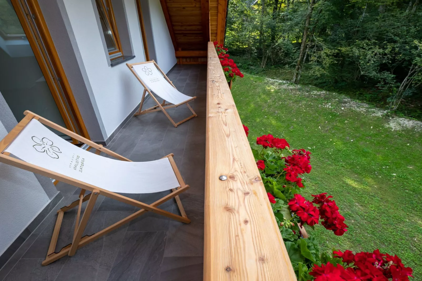 The Woodland Nook Apartments Bohinj - Comfort Two Bedroom Apartment with Balcony (owner F)-Terrasbalkon