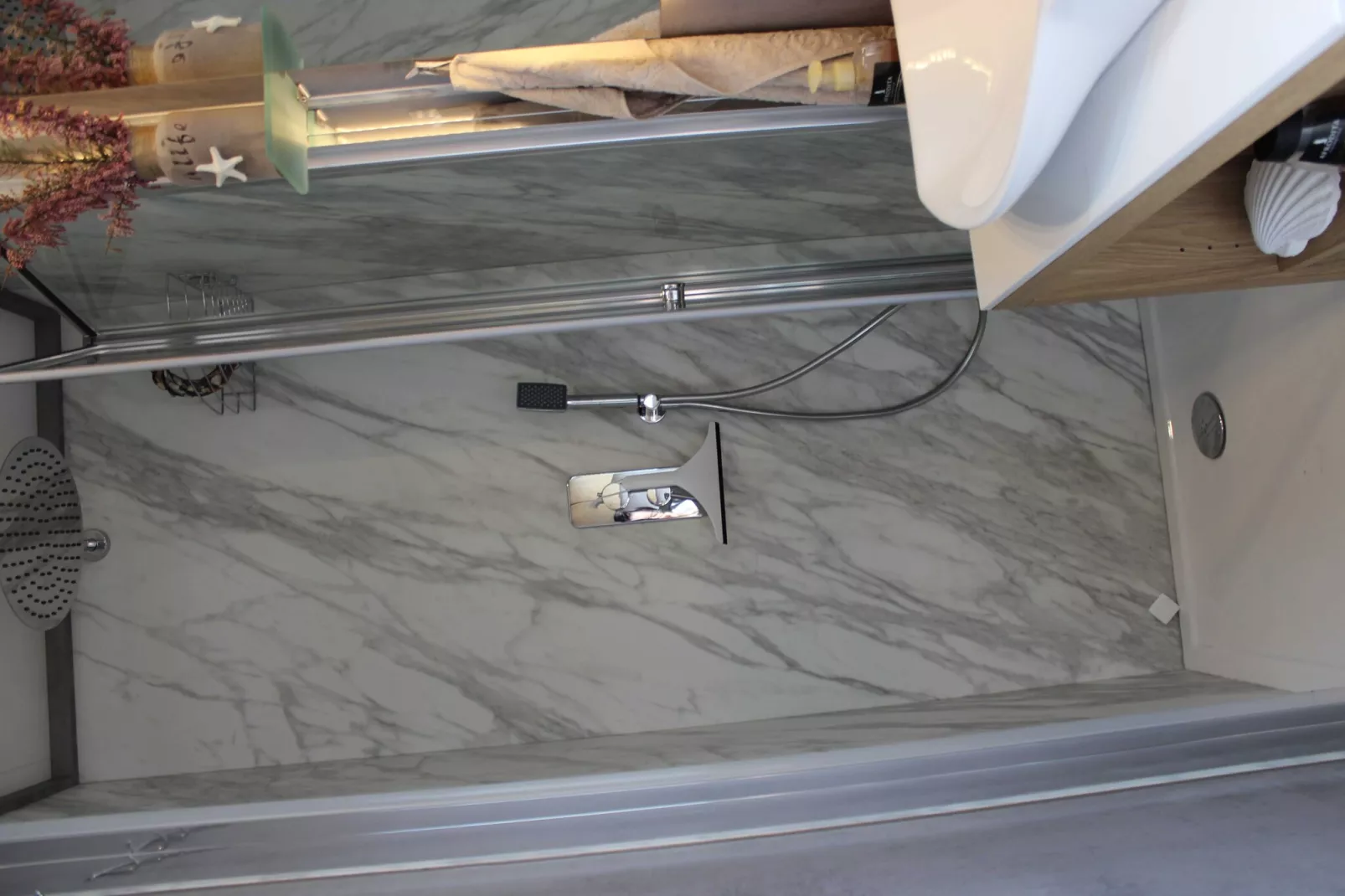 The Seaborn Residence - Two Bedroom Floating House-Badkamer