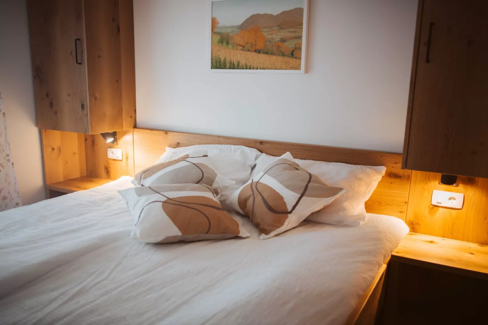 Cozy Holiday Home with Fireplace and Scenic Hills in Bistrica ob Sotli - Two Bedroom Holiday Home-Slaapkamer