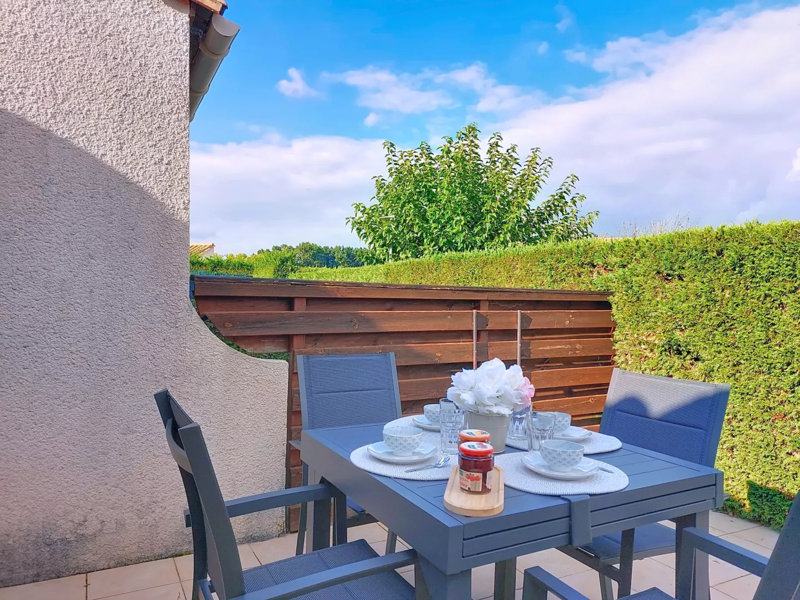 Les Charmilles-Buiten