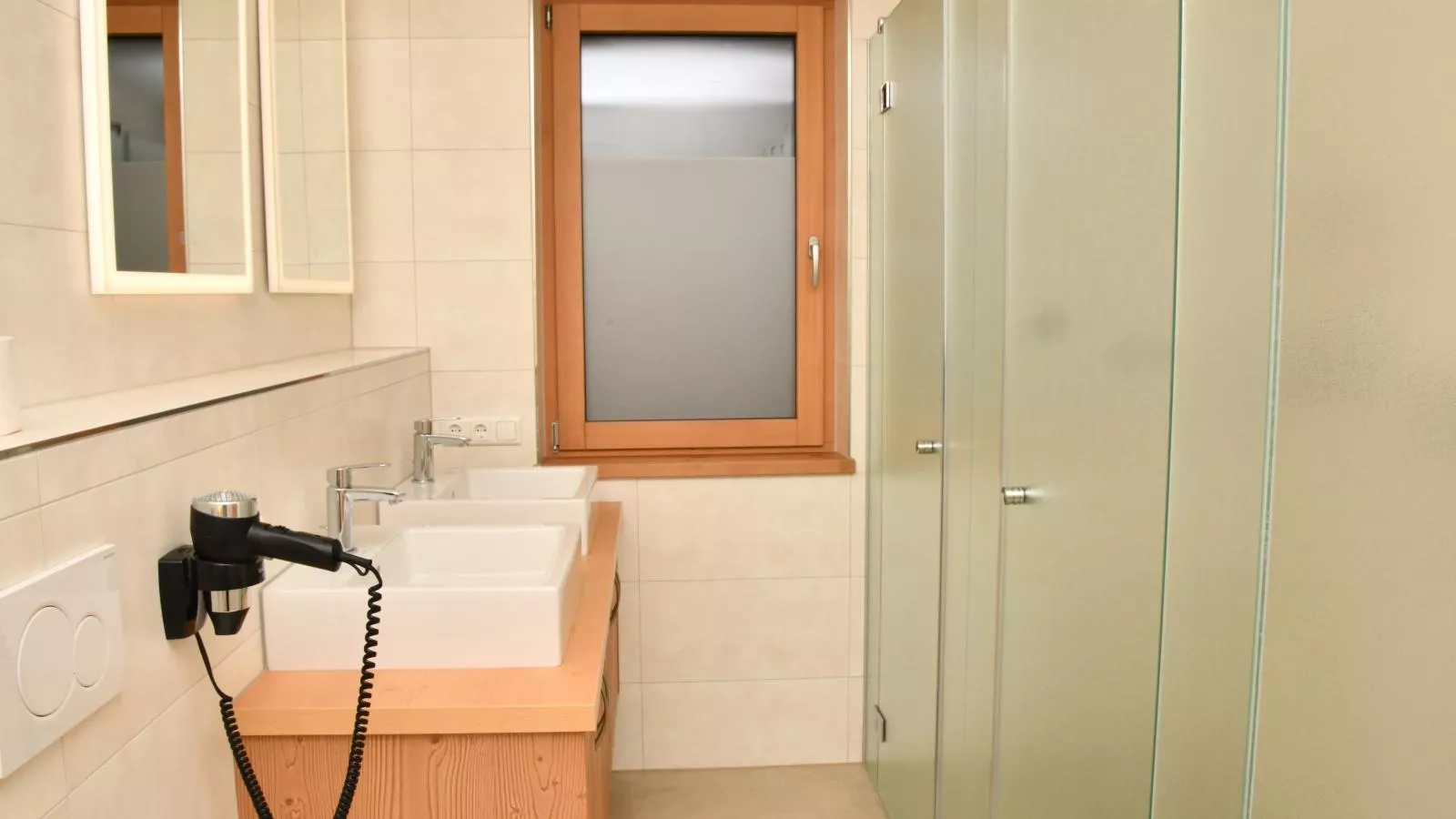 Apartments Next To The Ski Lift GF 1-Badkamer