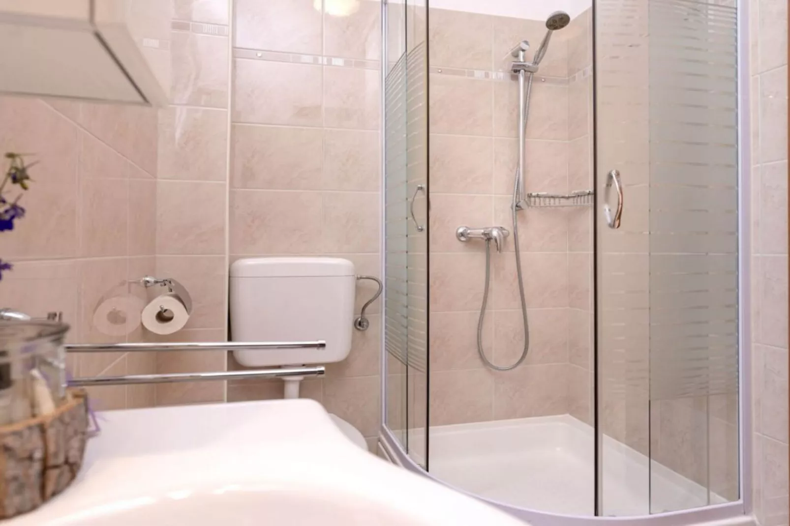 One Bedroom Luxury Apartment with Balcony and Sea View  1-Badkamer