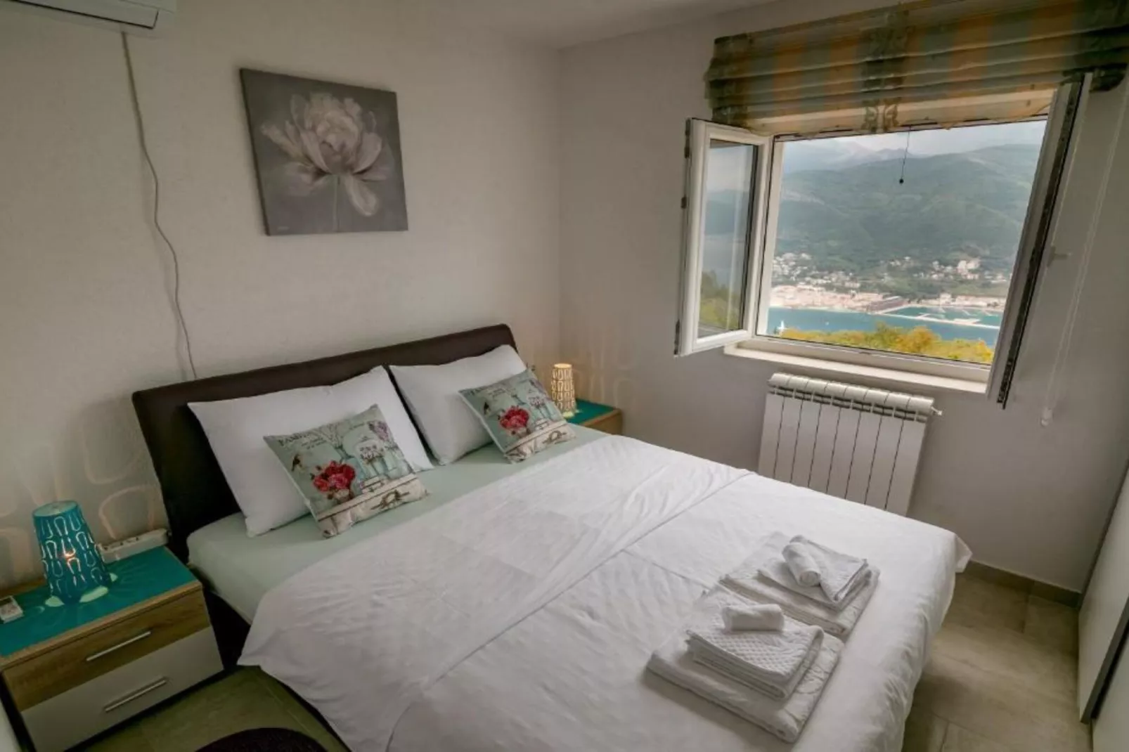 Tranquil Retreat with Private Pool in Lustica Bay - One Bedroom Apartment with Balcony and Sea View 2-Slaapkamer