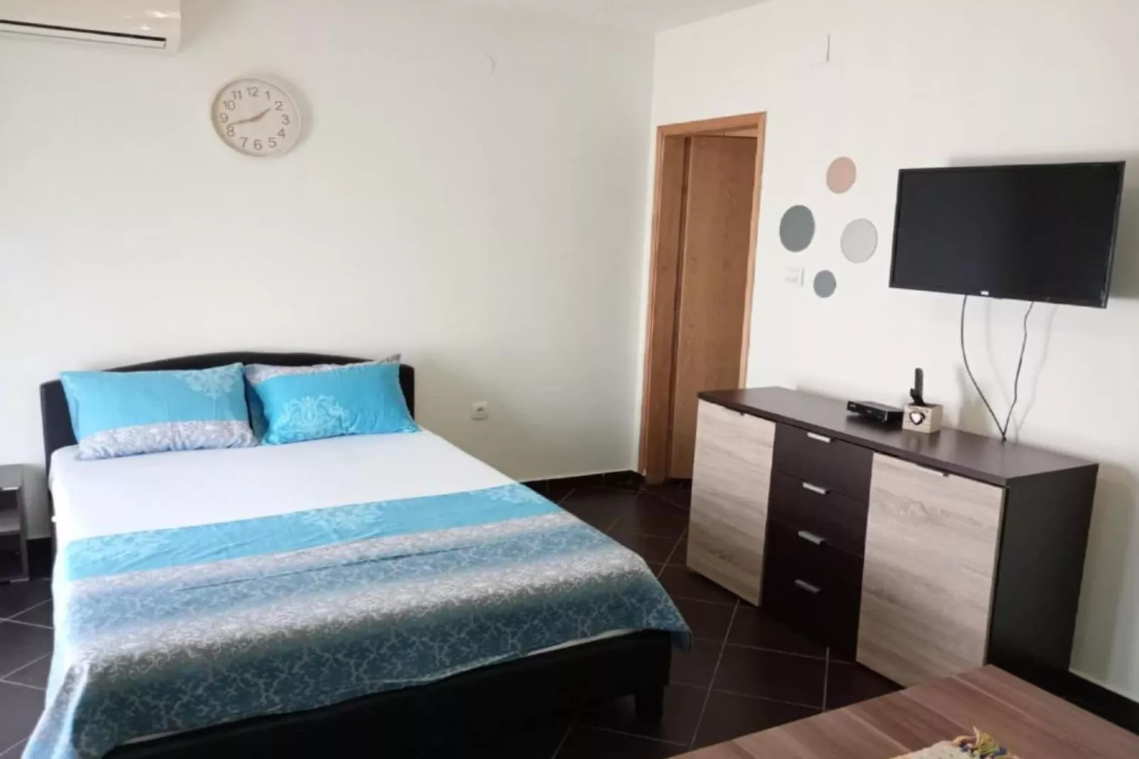 Tivat Relax with Stunning Sea & Mountain Views - Standard Studio Apartment 2-Slaapkamer